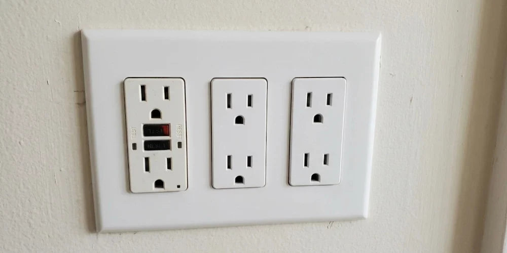 How Many Outlets Can a GFCI Protect? The Downstream Sizing & Load Limit Guide
