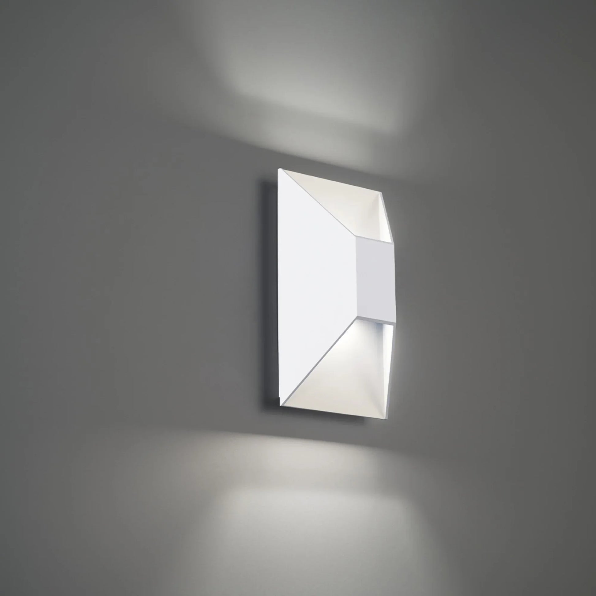 Maglev 10" LED Outdoor Wall Sconce, 3000K, White Finish - Bees Lighting