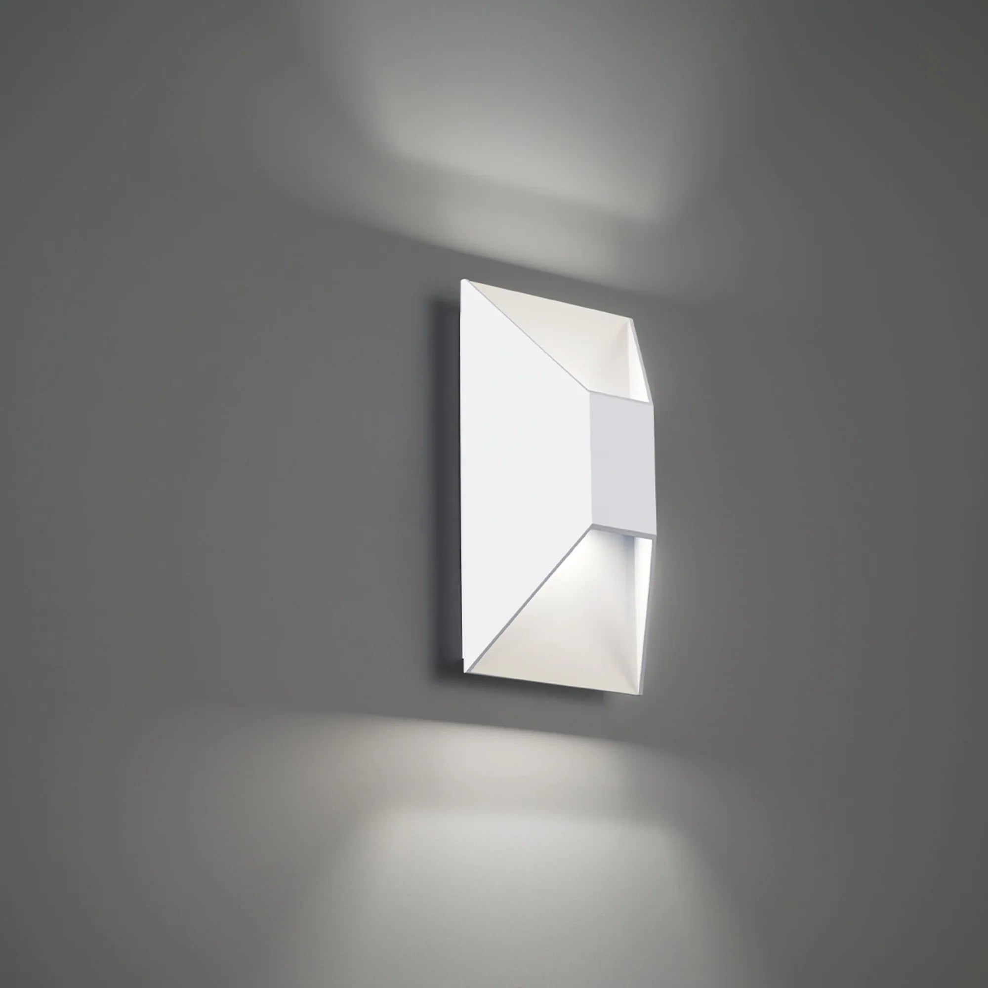 Maglev 10" LED Outdoor Wall Sconce, 3000K, White Finish - Bees Lighting