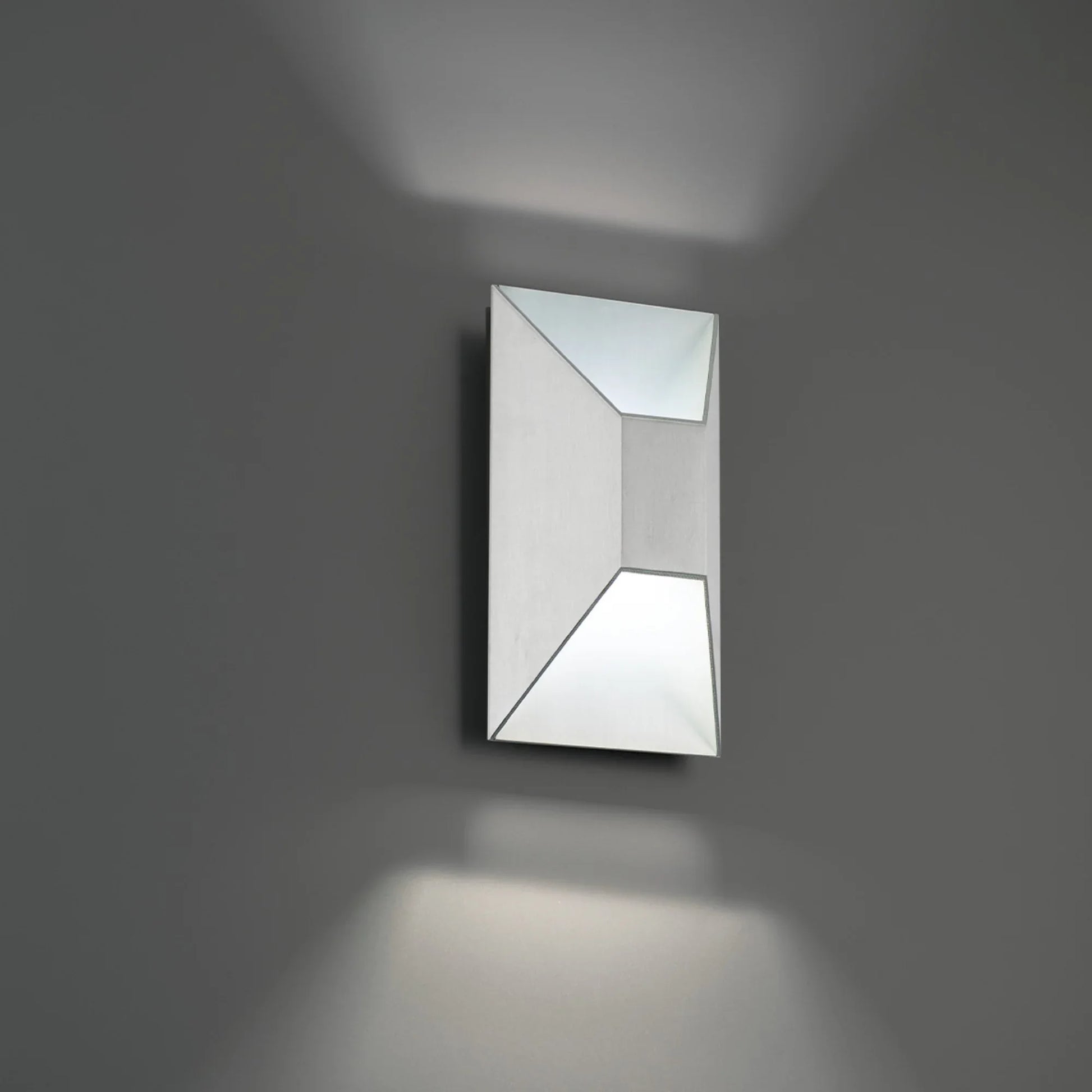 Maglev 10" LED Outdoor Wall Sconce, 3500K, Brushed Aluminum Finish - Bees Lighting