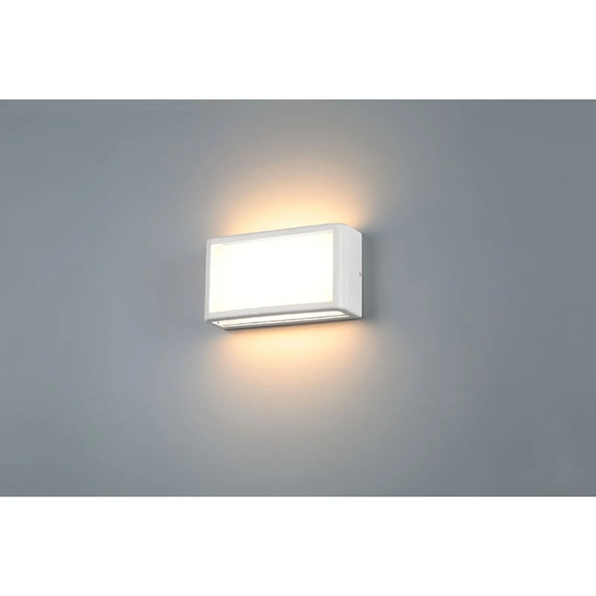 Malibu 9" LED Outdoor Wall Sconce, White Finish - Bees Lighting