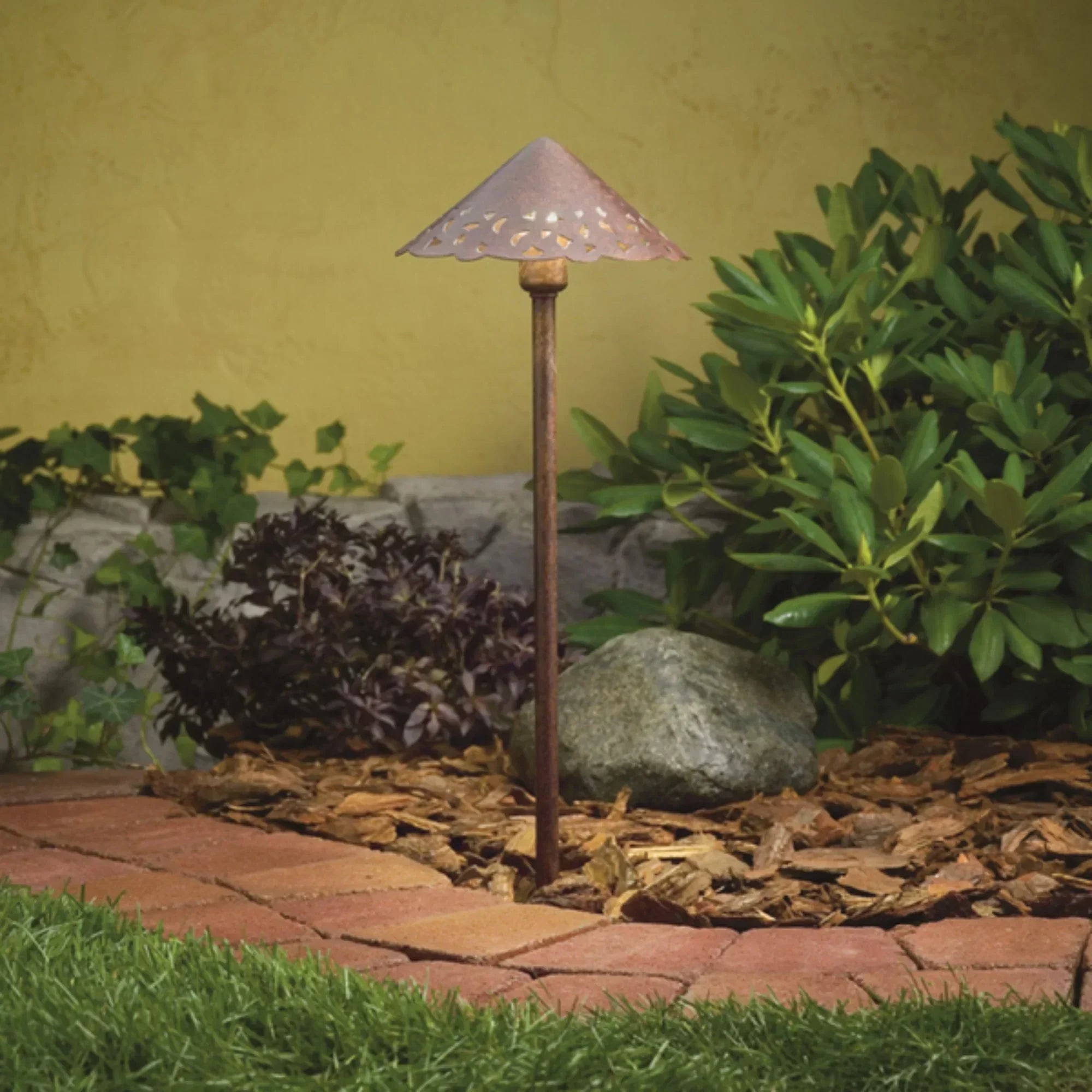 Cast Hammered Roof LED Path Light, Textured Tannery Bronze - Bees Lighting