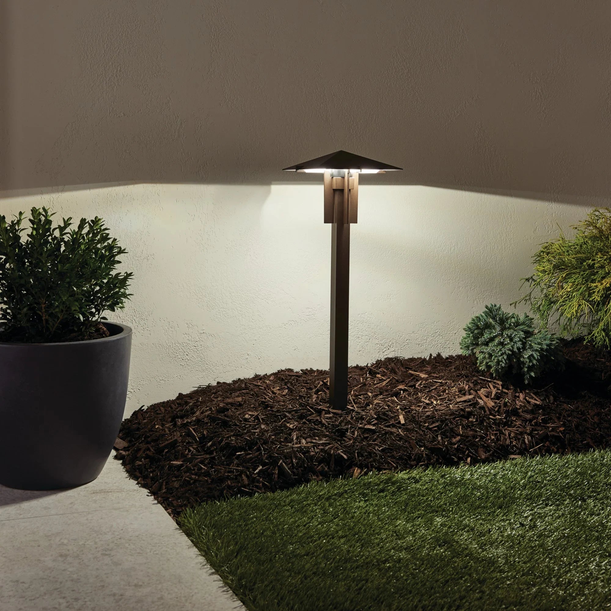 LED 3000K Forged Path Light, Textured Architectural Bronze - Bees Lighting