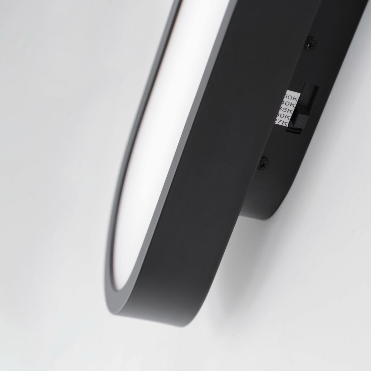 Latitude 18 in. LED Bath Bar Black Finish - Bees Lighting