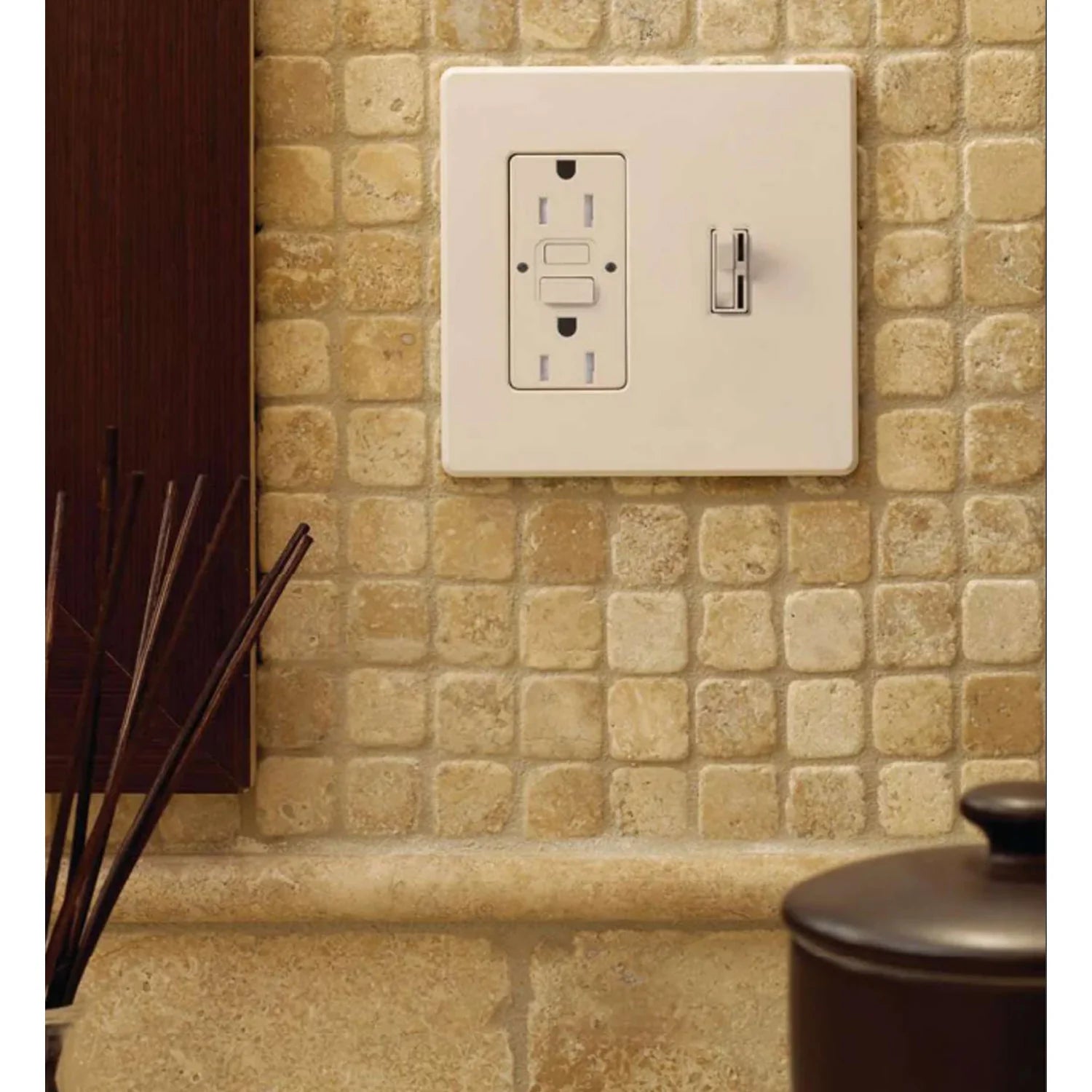 Fassada 2-Gang Traditional/Designer Wall Plate, White - Bees Lighting