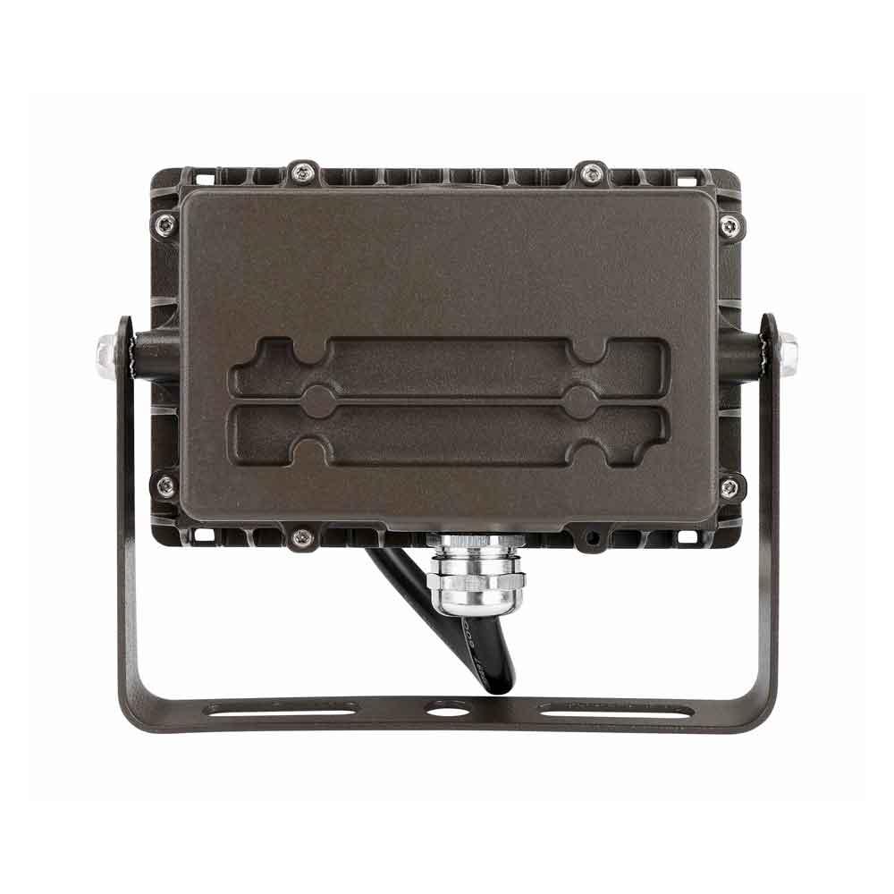 LED Flood Light, 1950 Lumens, 15 Watts, 5000K, 120-277V - Bees Lighting