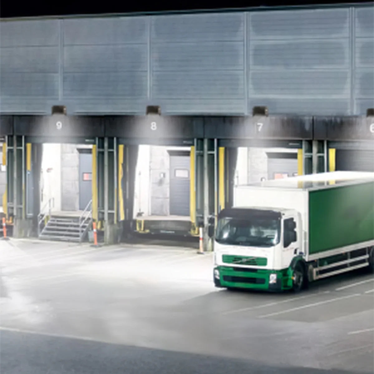 LED Flood Light, 9000 lm, 60W, 30K|40K|50K, Knuckle & Trunnion, 120-347V - Bees Lighting