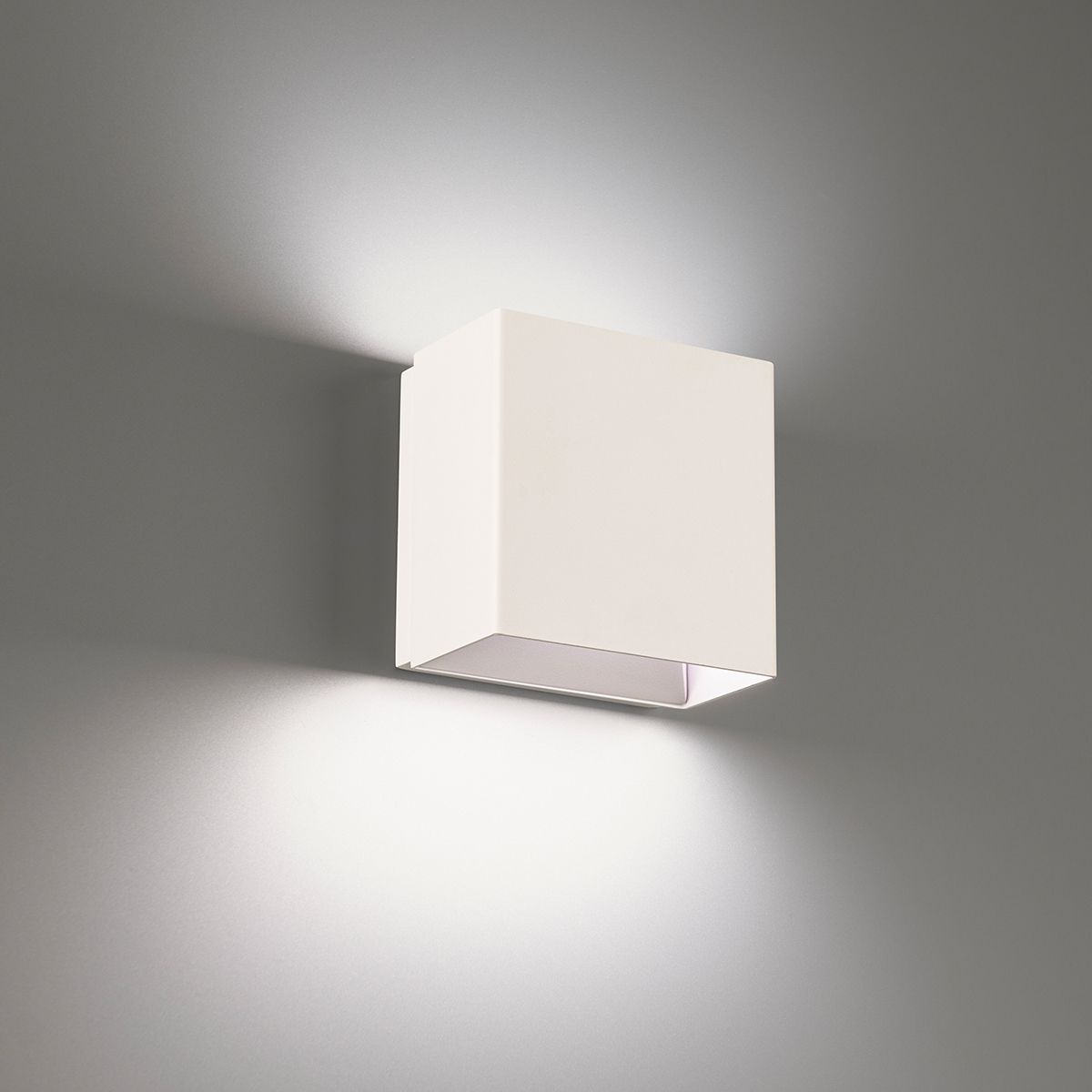 Boxi 5" LED wall light 3000K white finish - Bees Lighting