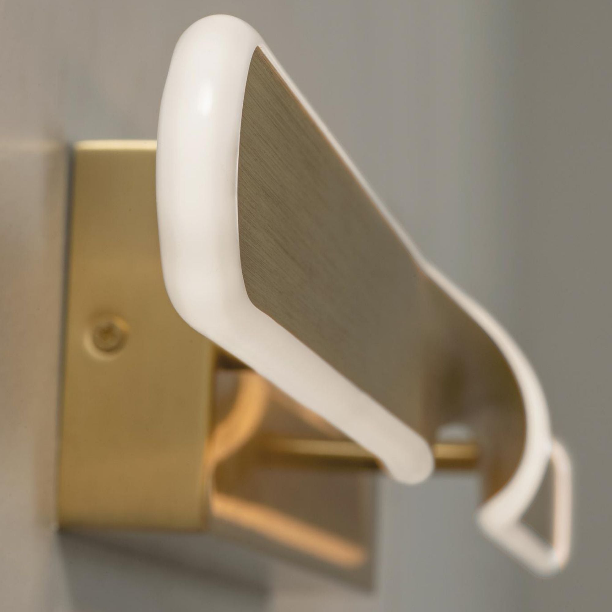 Twist 36 In. LED Bath Bar Satin Brass Finish - Bees Lighting