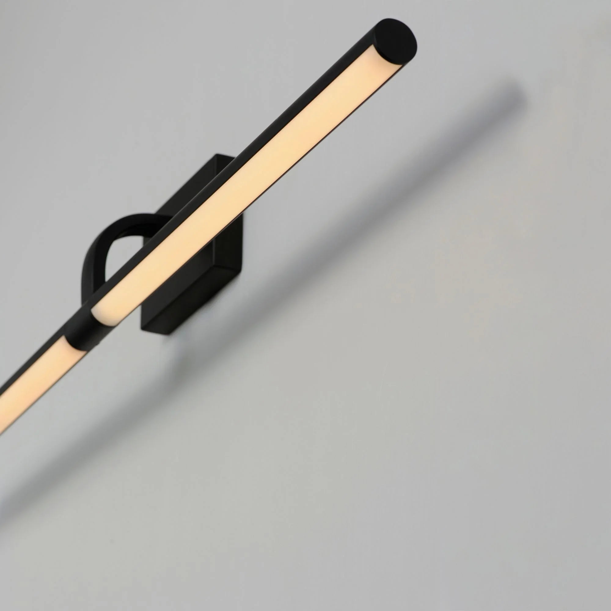 Mona 31" LED Picture Light, 120-277V, Black Finish