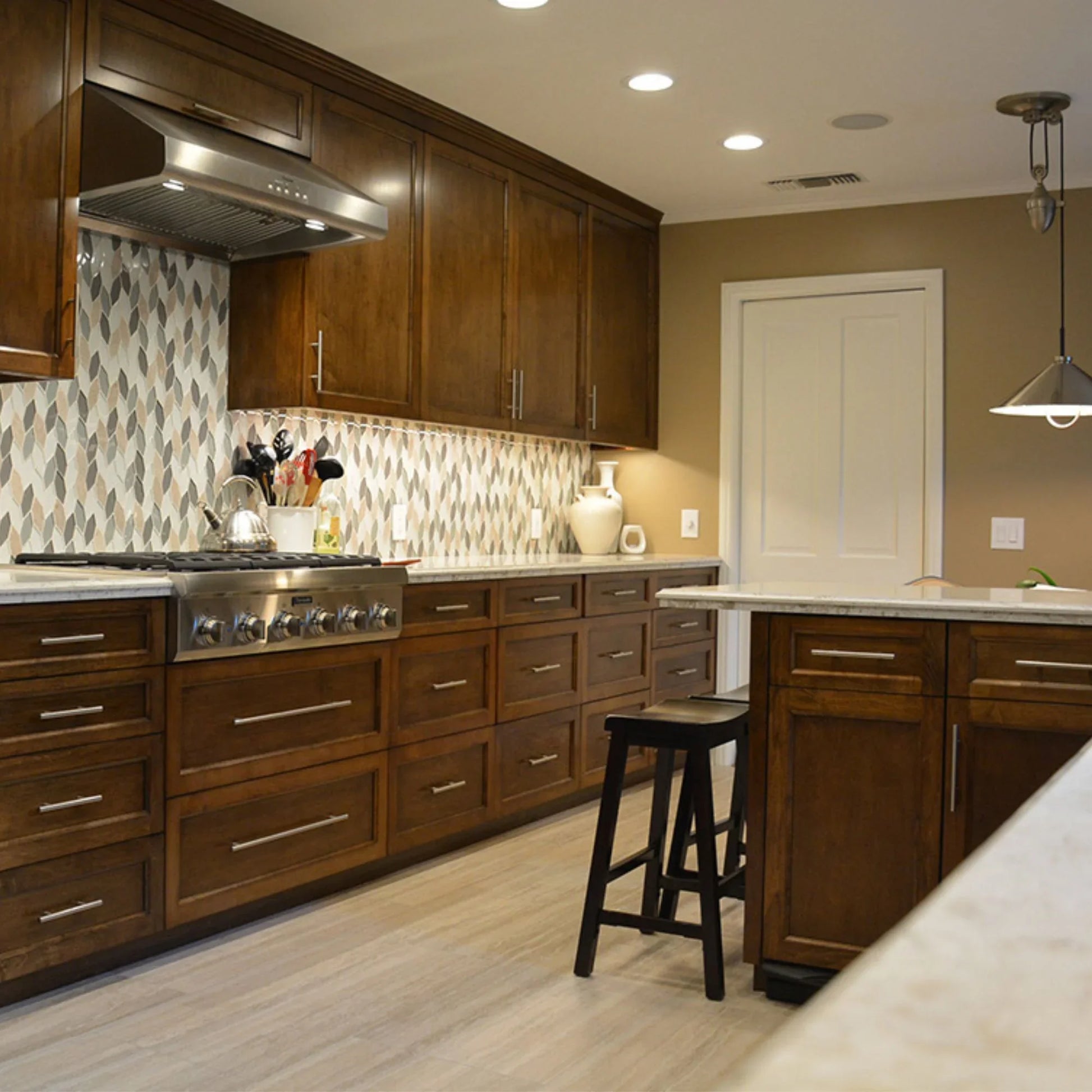 Covalinear 9-Inch 120V Linear LED Light Bar, 4W, 2700K-3500K, White - Bees Lighting