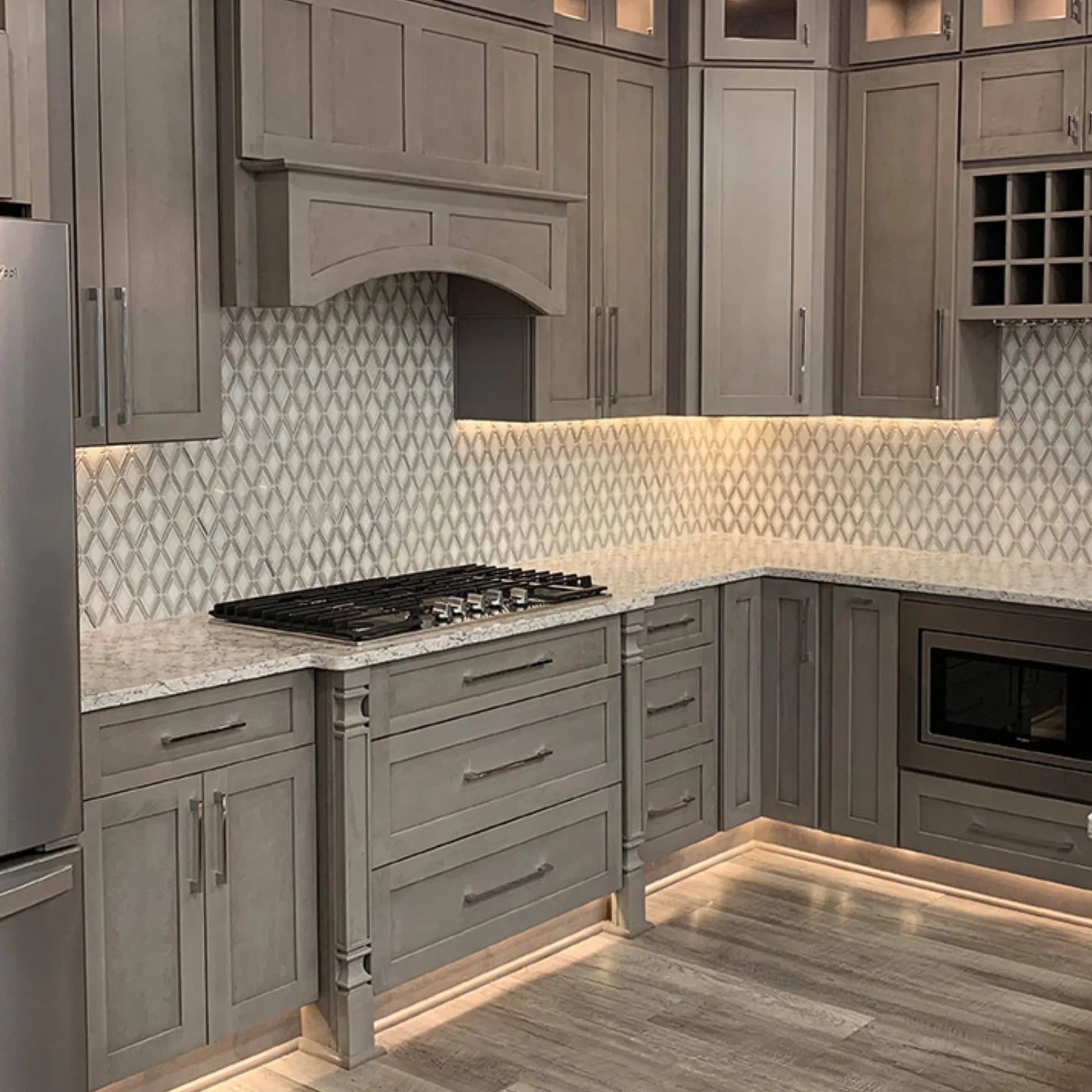 Covalinear 9-Inch 120V Linear LED Light Bar, 4W, 2700K-3500K, White - Bees Lighting