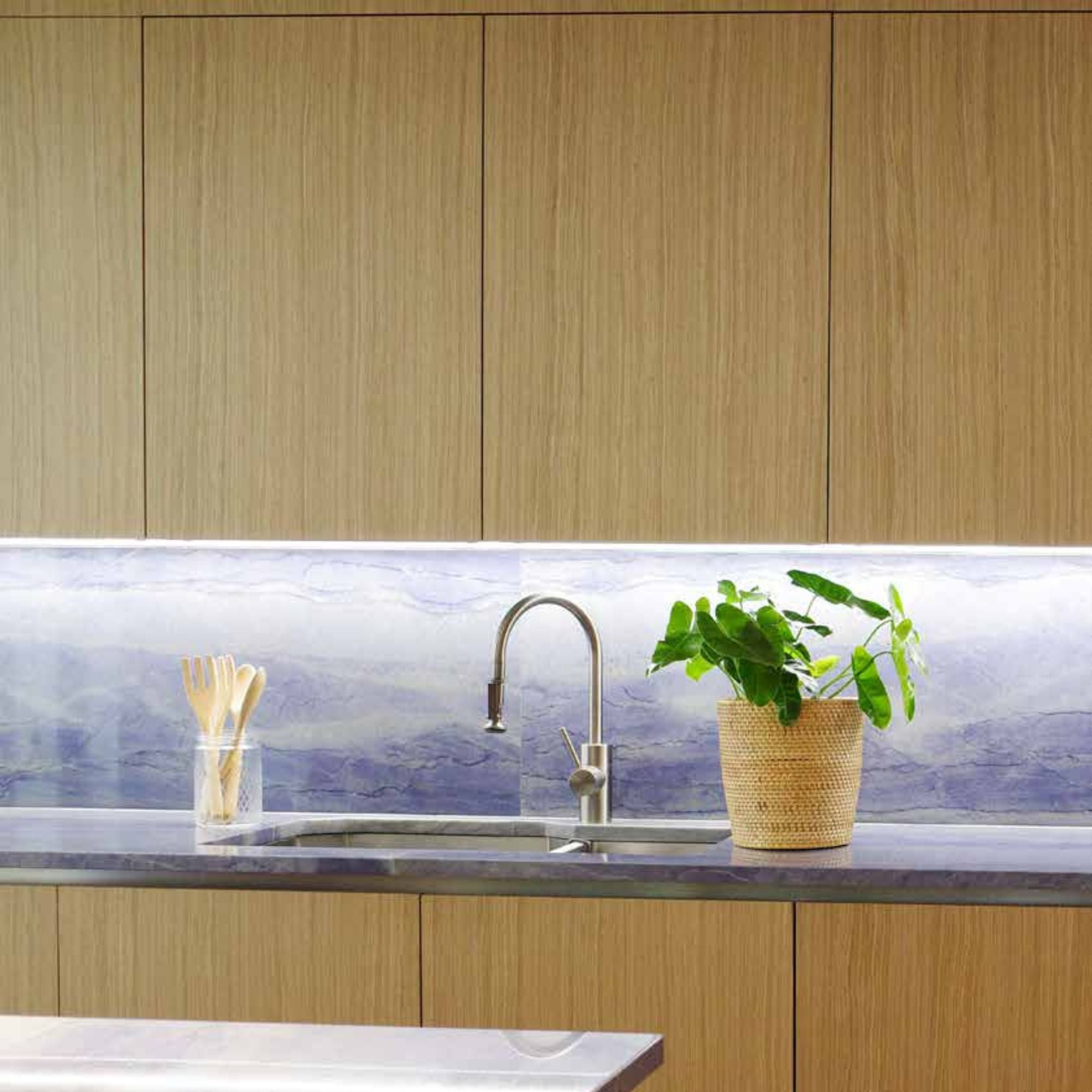 TunableTask 24" Adjustable Kelvin LED Under Cabinet Light, 1125 Lm, 2700K to 5000K, 120V, White - Bees Lighting