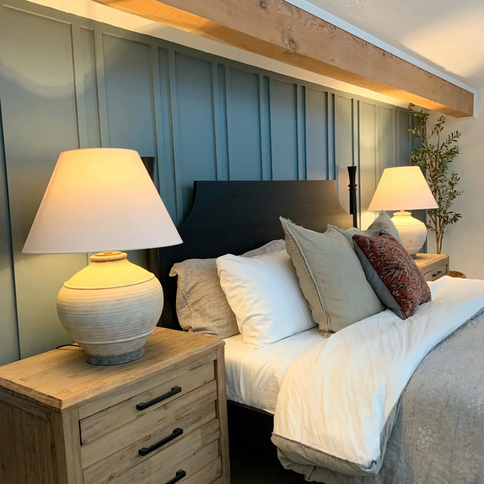 Malta 29" Table Lamp, Ash Finish