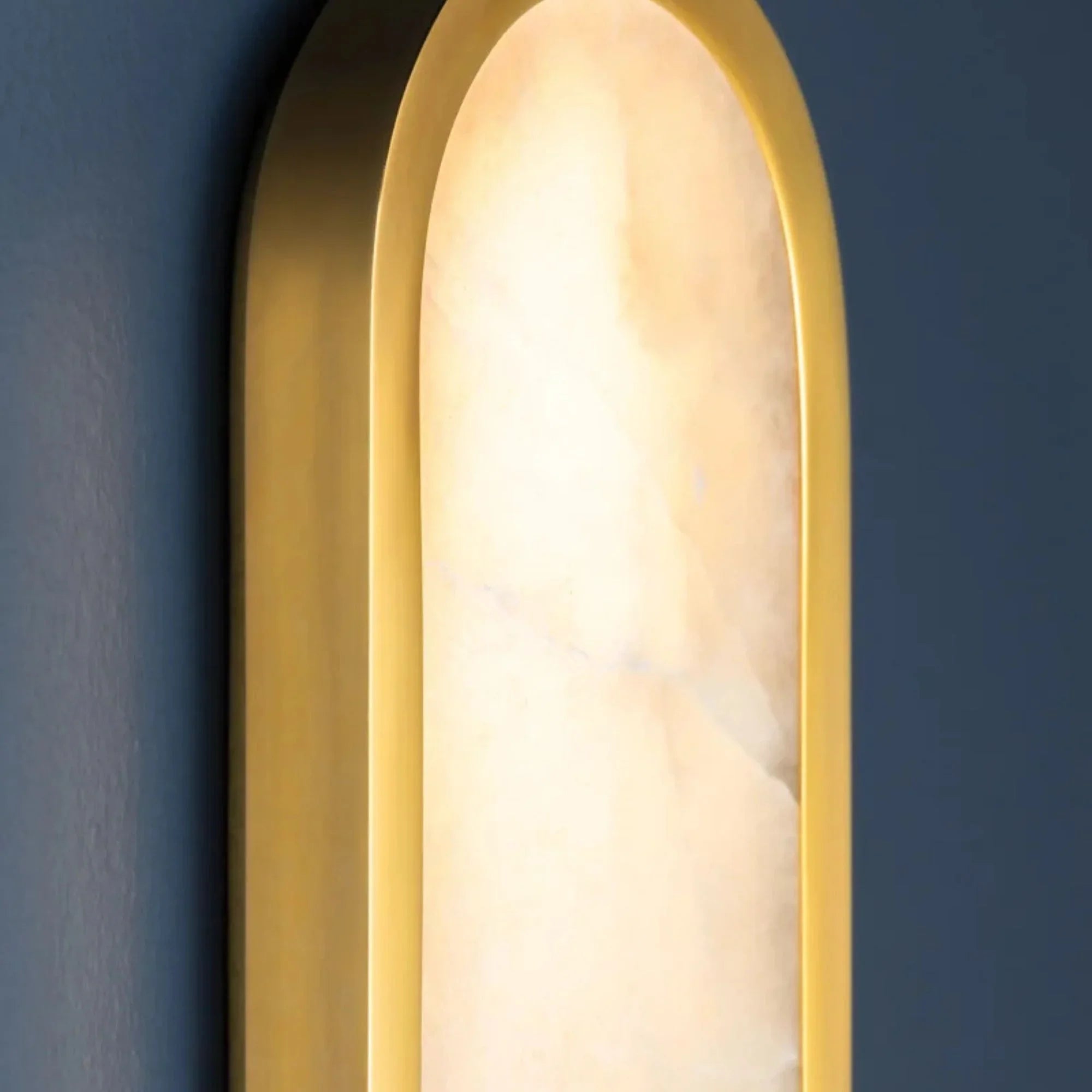 Manhasset 19" LED Wall Sconce, Aged Brass Finish