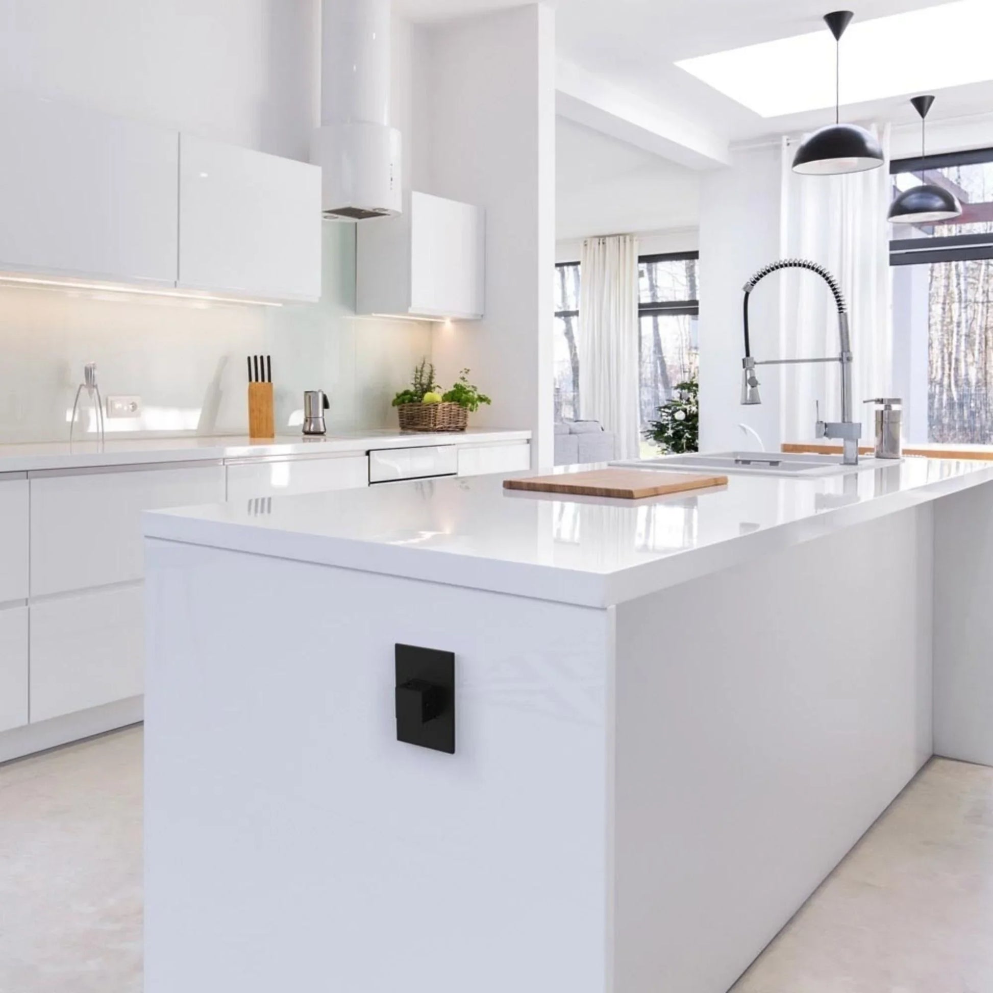 adorne 1-Gang Screwless Wall Plate, Graphite - Bees Lighting