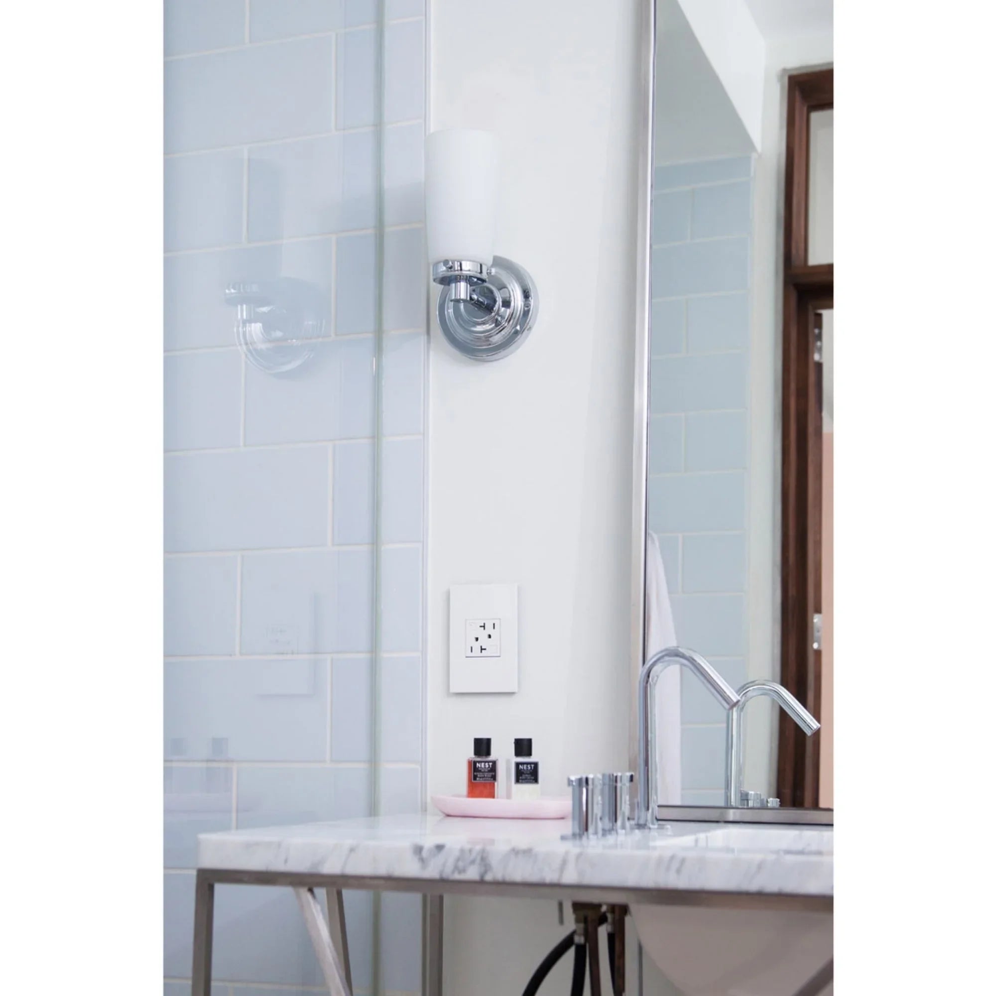 adorne 1-Gang Screwless Wall Plate, Glossy White - Bees Lighting