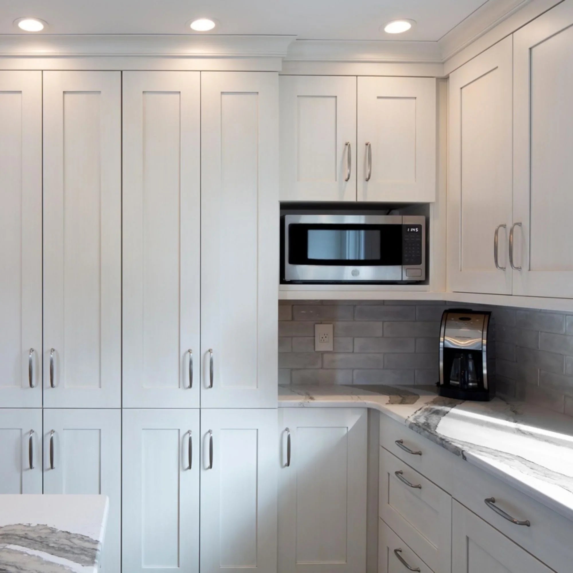 adorne 1-Gang-Plus Screwless wall Plate, Glossy White - Bees Lighting