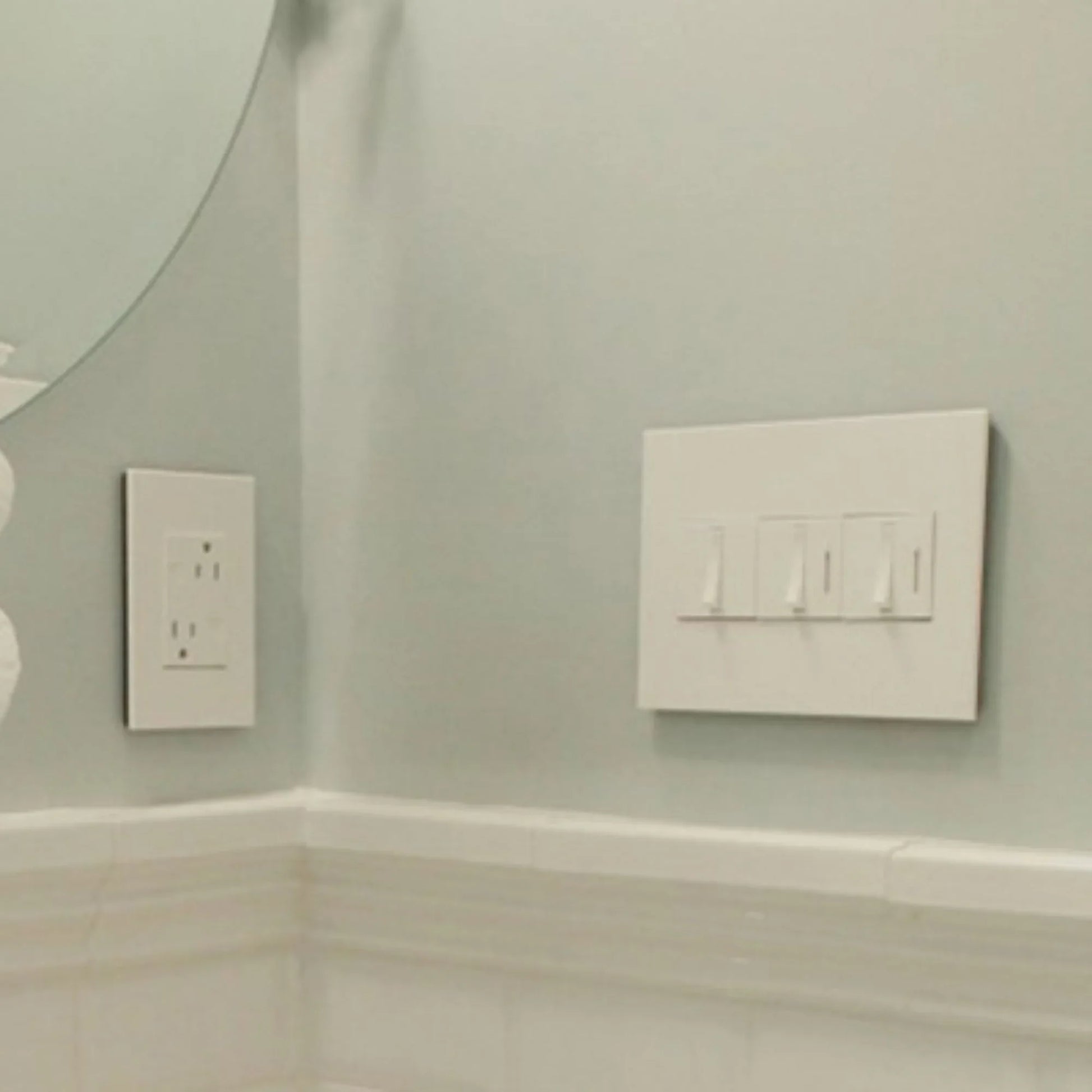 adorne 1-Gang-Plus Screwless wall Plate, Glossy White on White - Bees Lighting