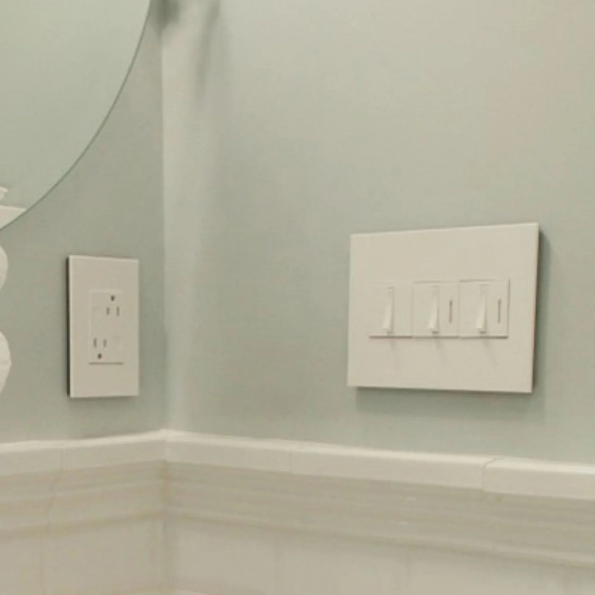adorne 1-Gang-Plus Screwless wall Plate, Glossy White on White - Bees Lighting