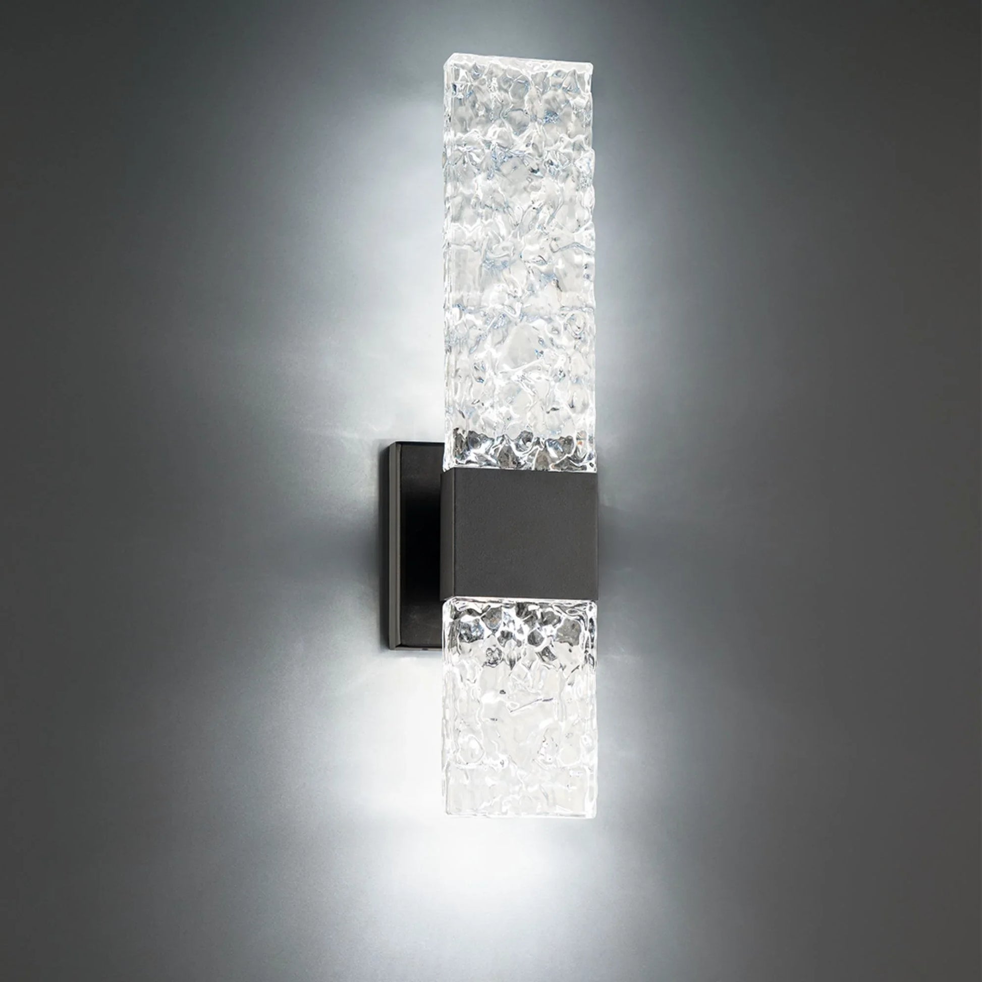Reflect 18" LED Outdoor Wall Sconce, Black Finish - Bees Lighting