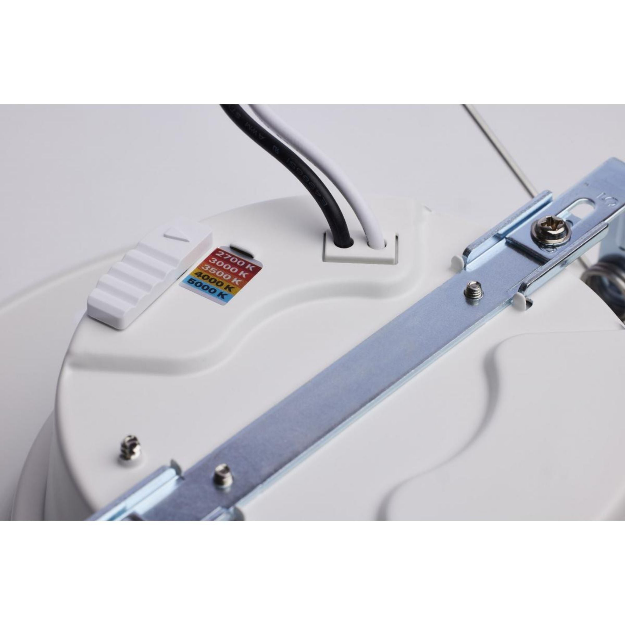 5/6" Retrofit LED Can Light, 9W, 800 Lm, 5-CCT, White Baffle Trim