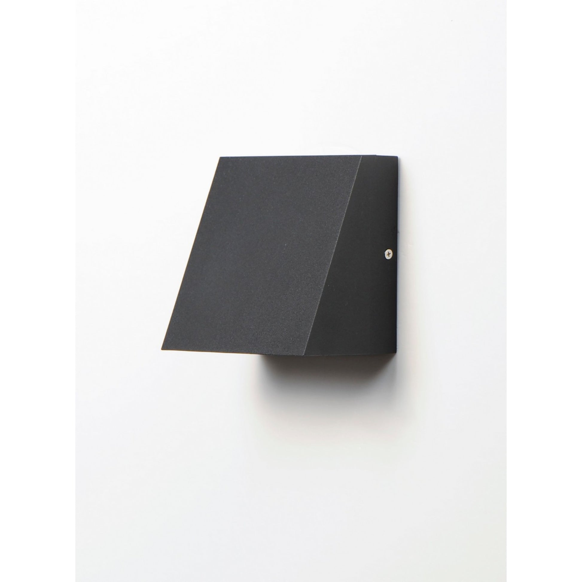 Pathfinder 6" LED Outdoor Wall Sconce, Black Finish - Bees Lighting
