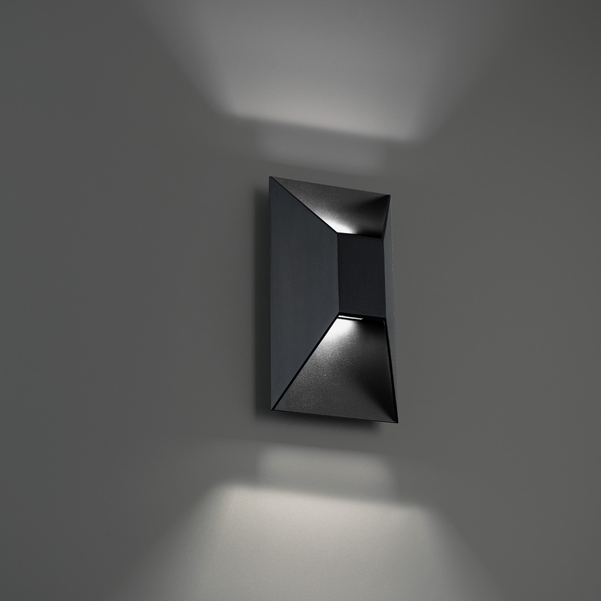 Maglev 10" LED Outdoor Wall Sconce, 4000K, Black Finish - Bees Lighting