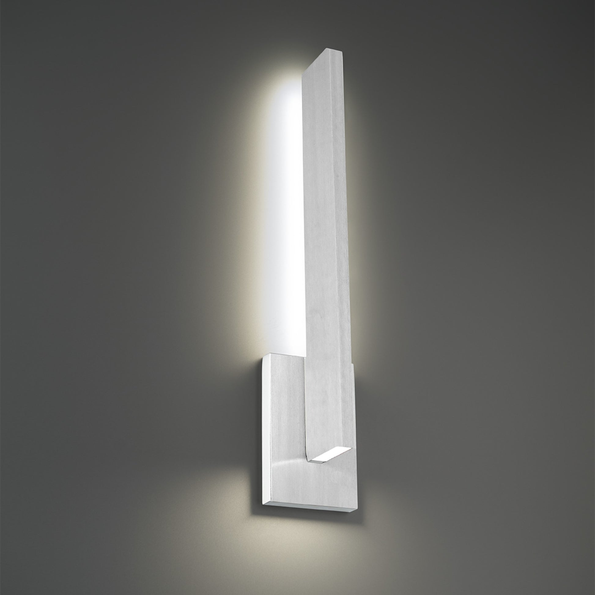 Mako 22" LED Outdoor Wall Sconce, 3500K, Brushed Aluminum Finish - Bees Lighting