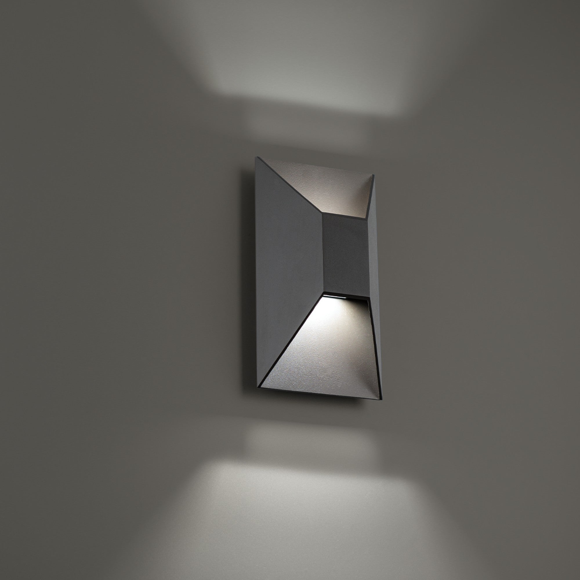 Maglev 10" LED Outdoor Wall Sconce, 3500K, Bronze Finish - Bees Lighting