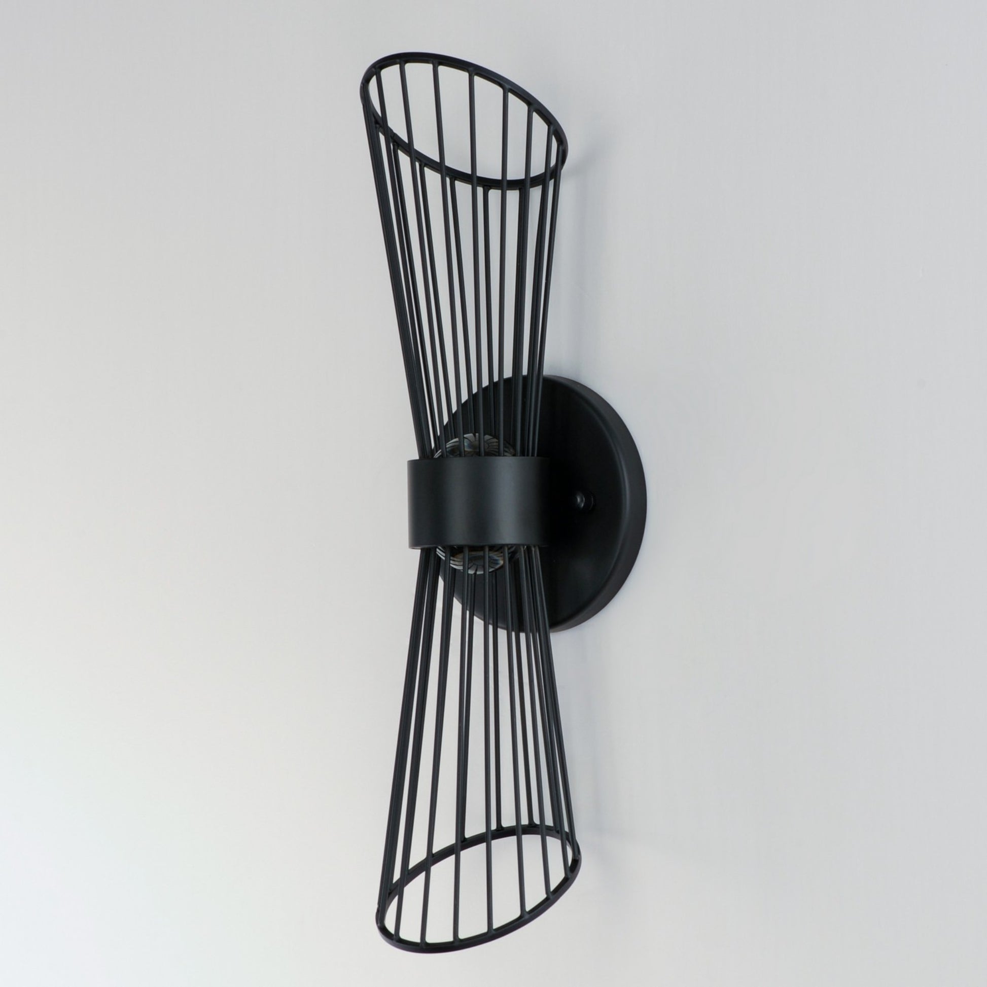 Zeta 16" LED Wall Sconce, Black Finish - Bees Lighting