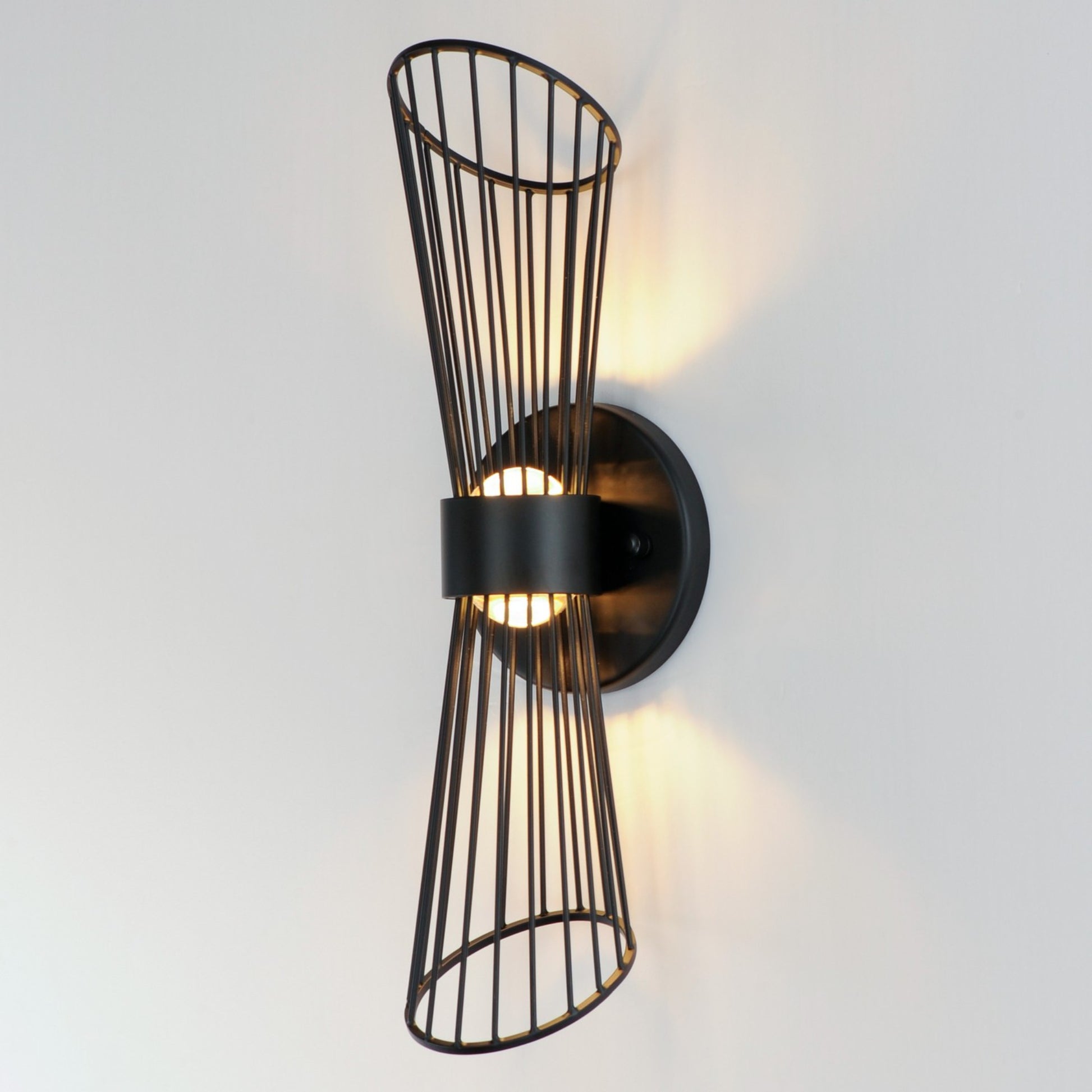 Zeta 16" LED Wall Sconce, Black Finish - Bees Lighting