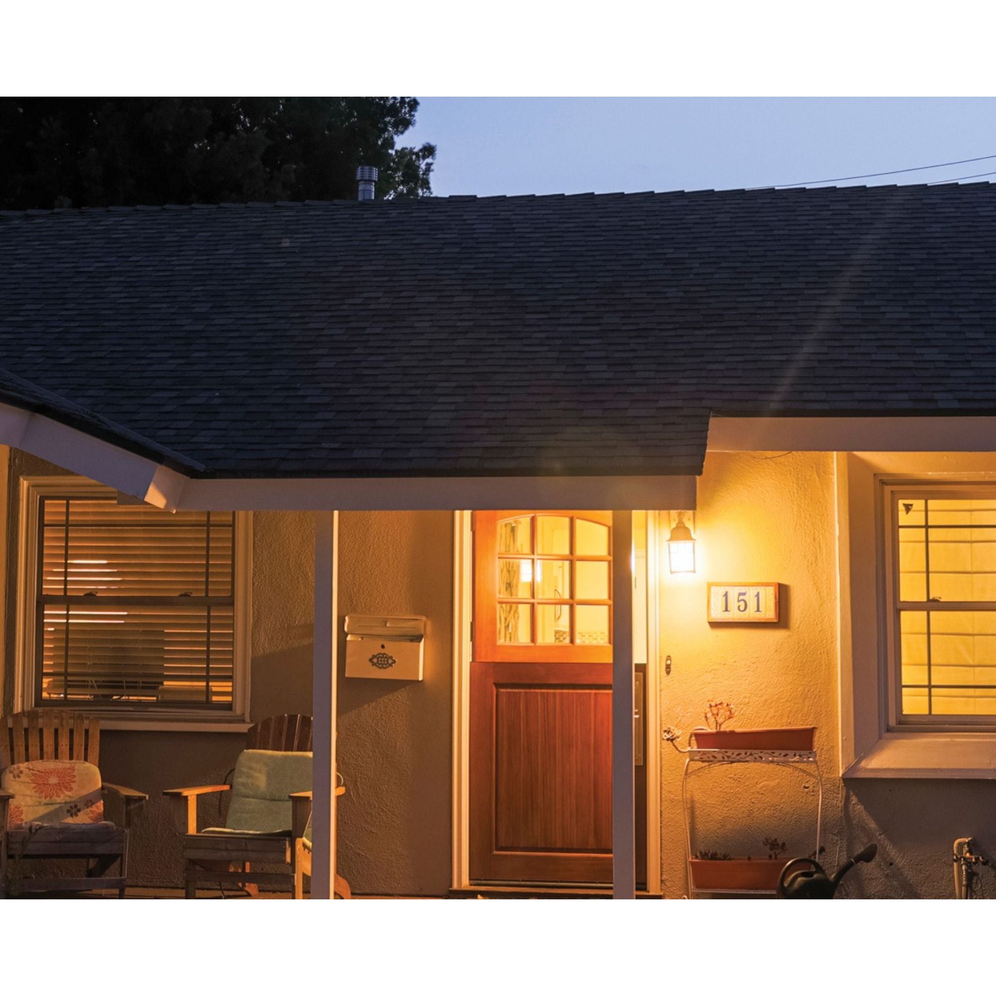 Dusk to Dawn A19 LED Bulb, 9W, 800lm, 5000K, E26 Medium Base, Frosted Finish, With Photocell - Bees Lighting