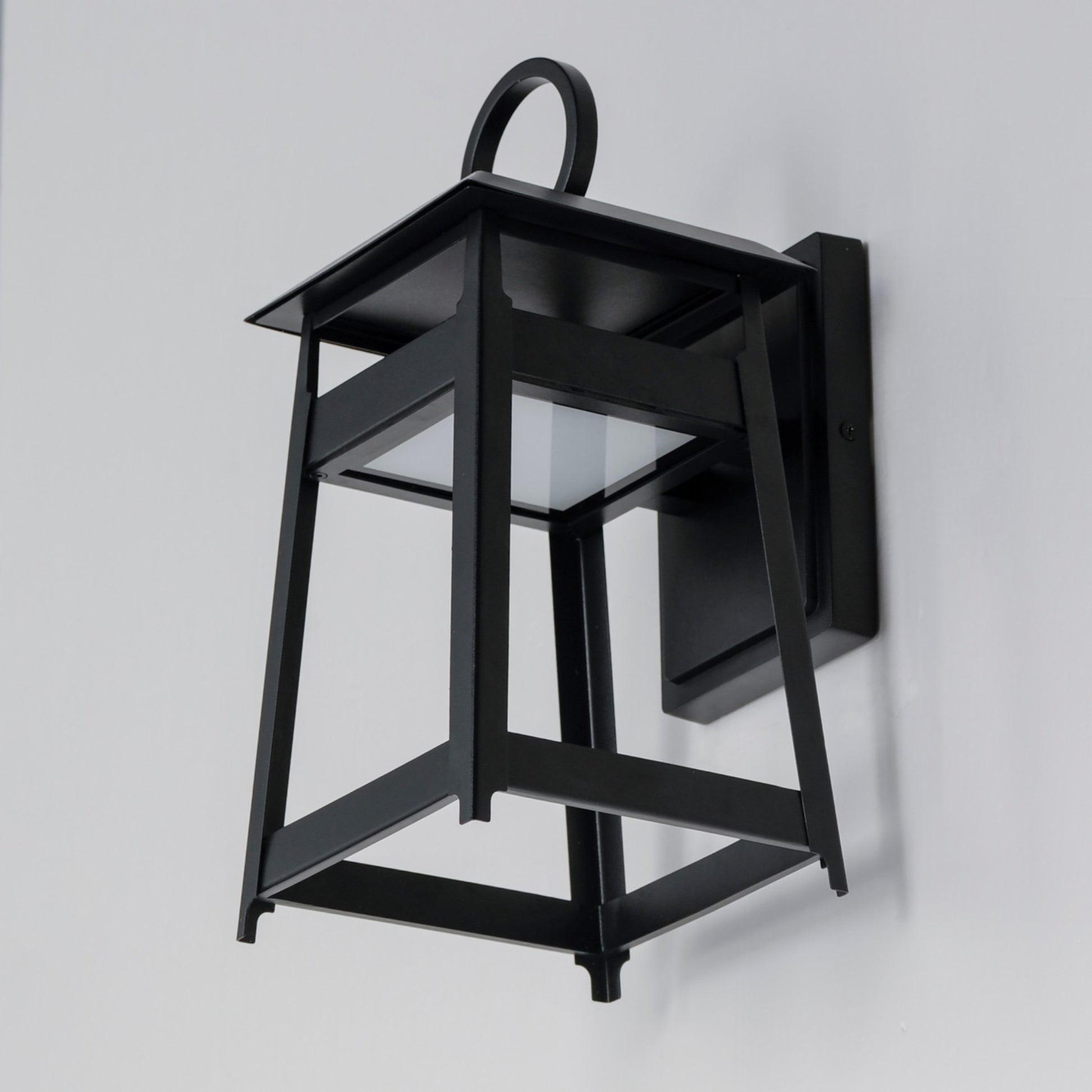 Pagoda 14" LED Outdoor Wall Sconce, Black Finish - Bees Lighting