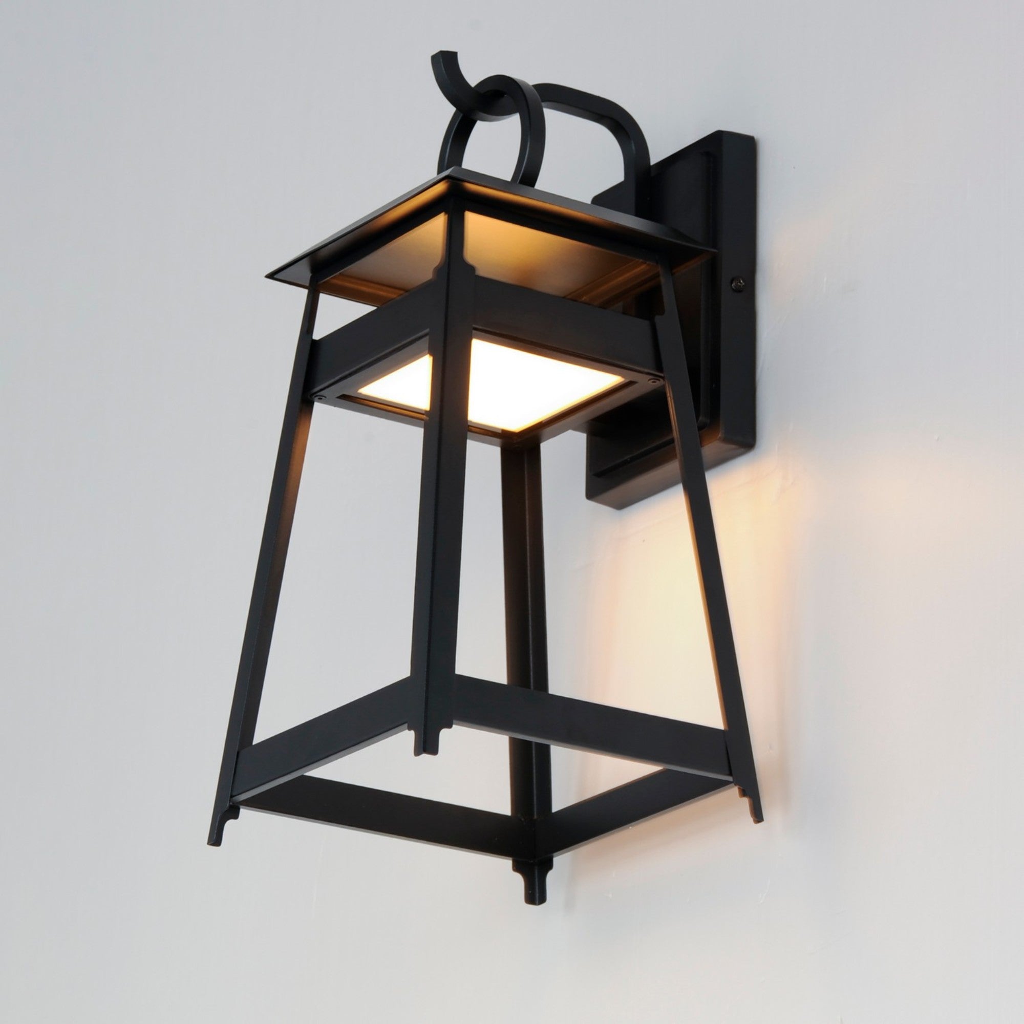 Pagoda 16" LED Outdoor Wall Sconce, Black Finish - Bees Lighting