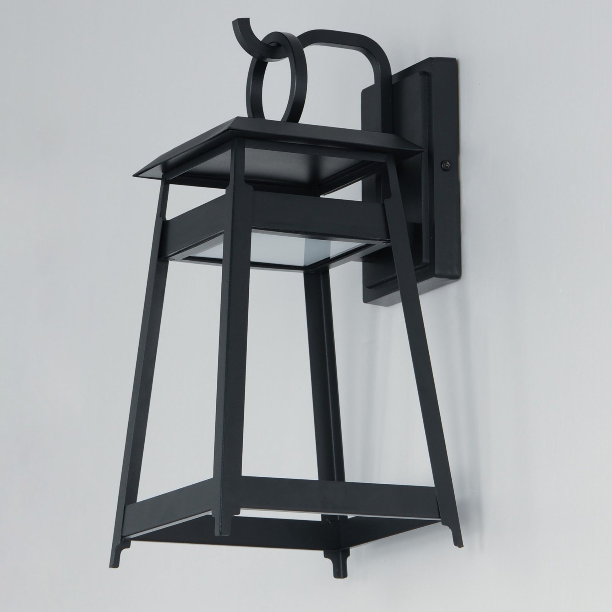 Pagoda 16" LED Outdoor Wall Sconce, Black Finish - Bees Lighting