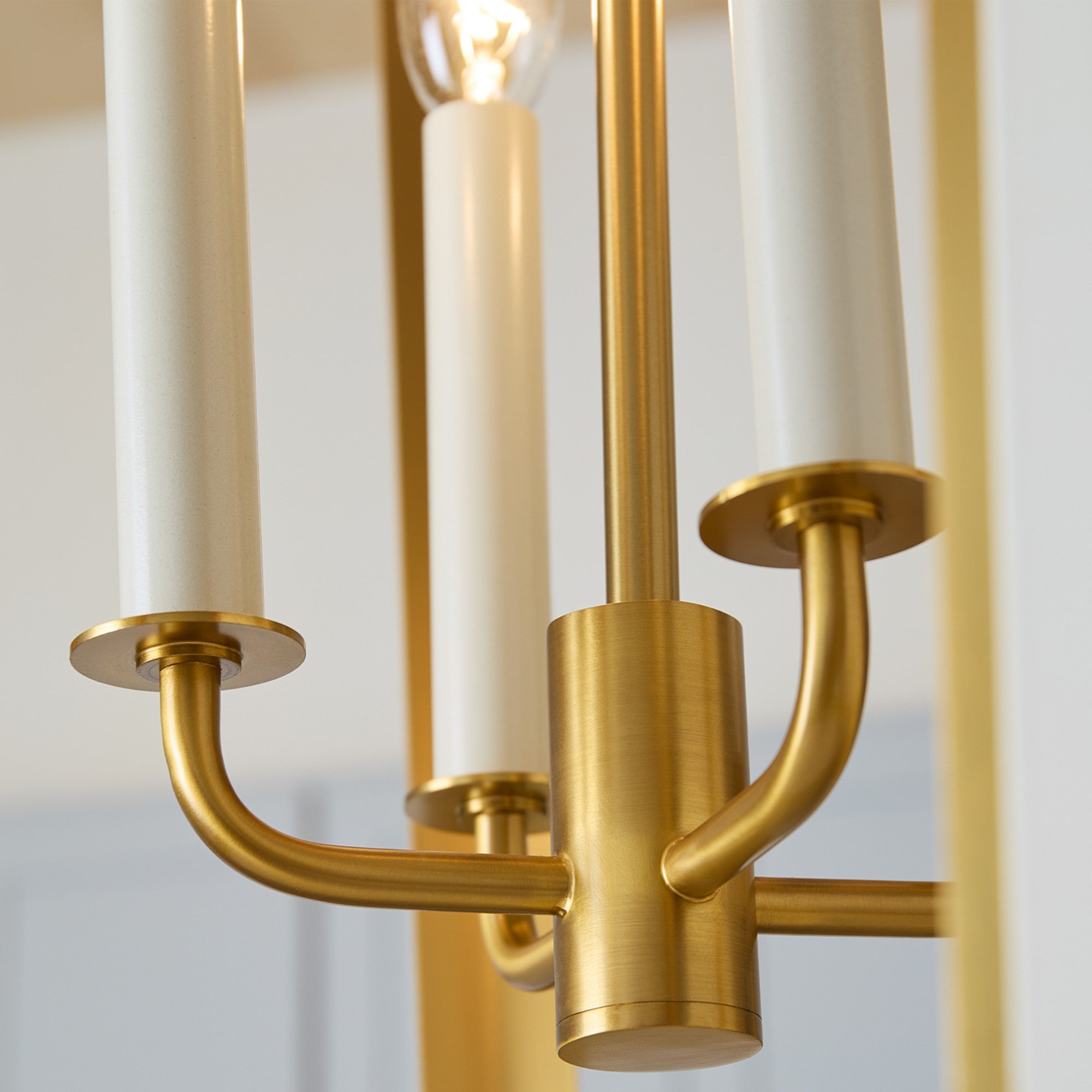 Curt 21" 4-Light Medium Lantern, White & Brass Finish - Bees Lighting