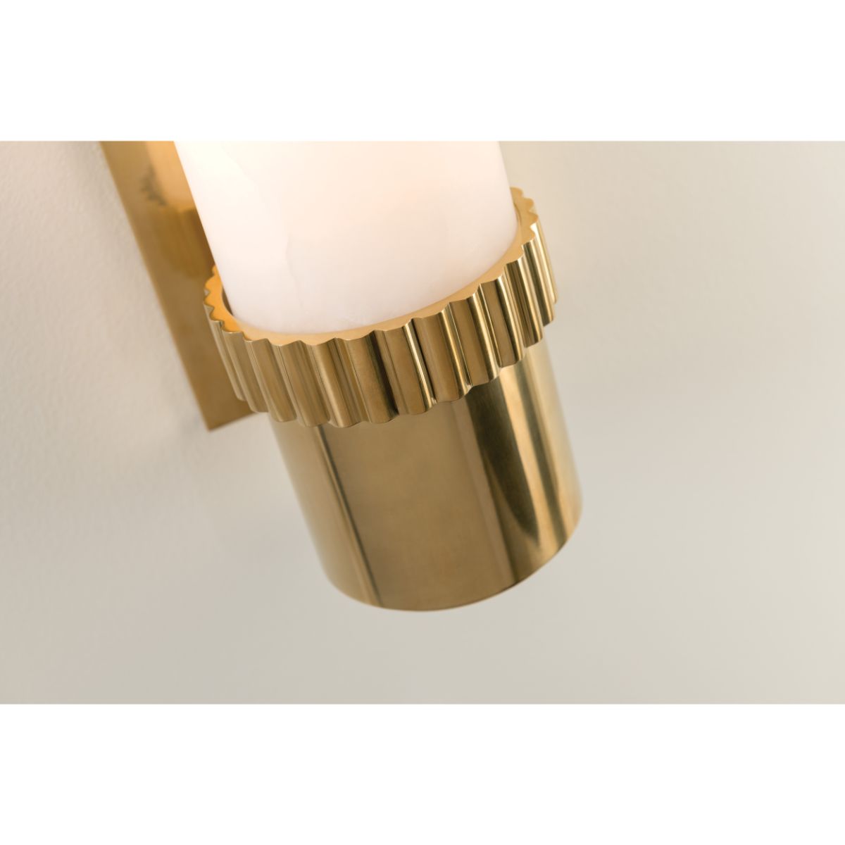 Argon 15 in. LED Wall Light Brass finish - Bees Lighting