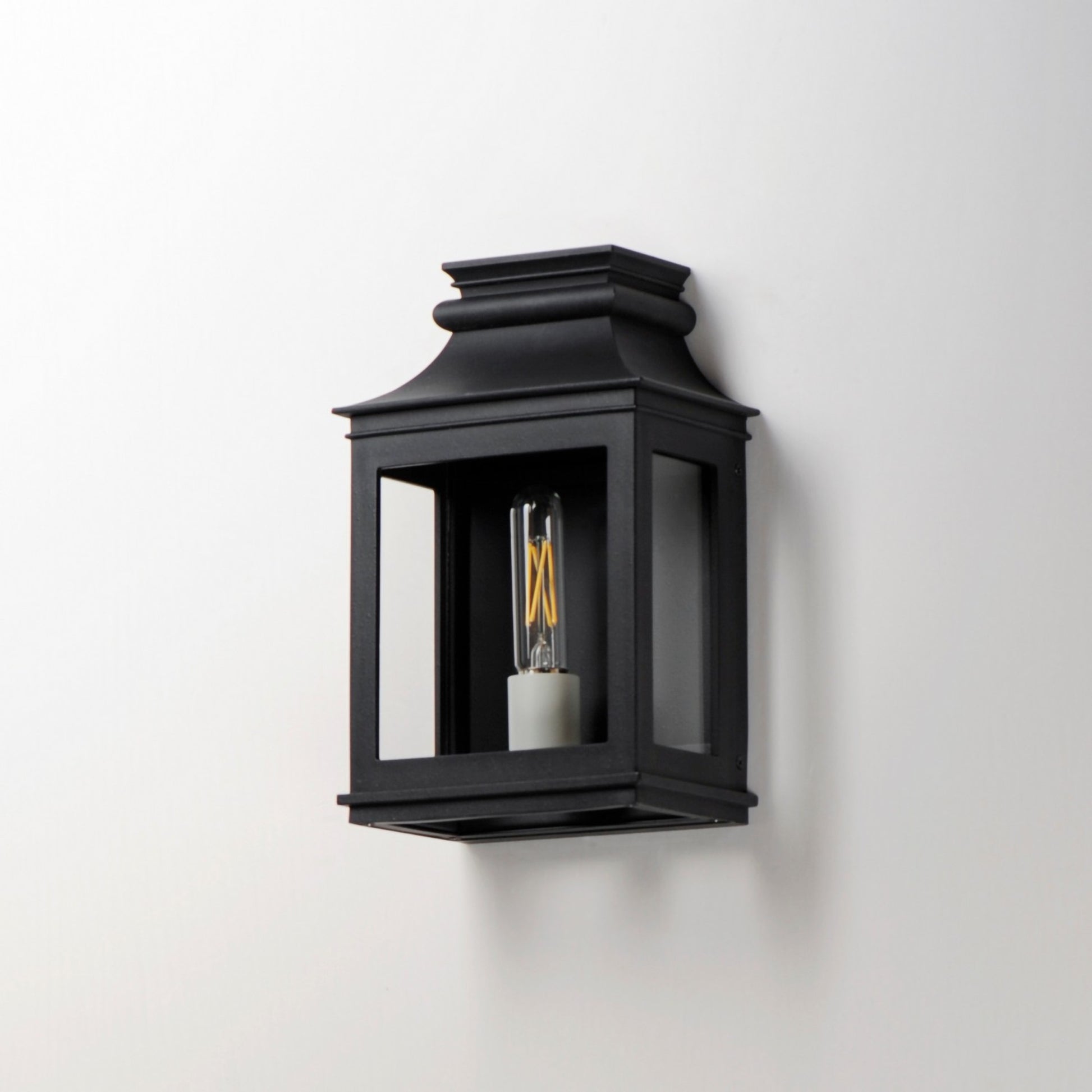 Savannah VX 13" Outdoor Wall Sconce, Black Oxide Finish - Bees Lighting