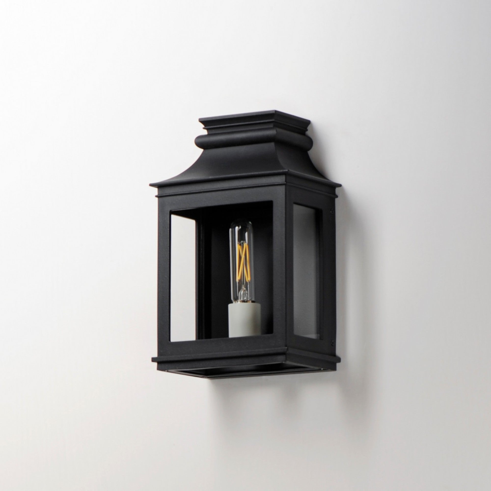 Savannah VX 13" Outdoor Wall Sconce, Black Oxide Finish - Bees Lighting