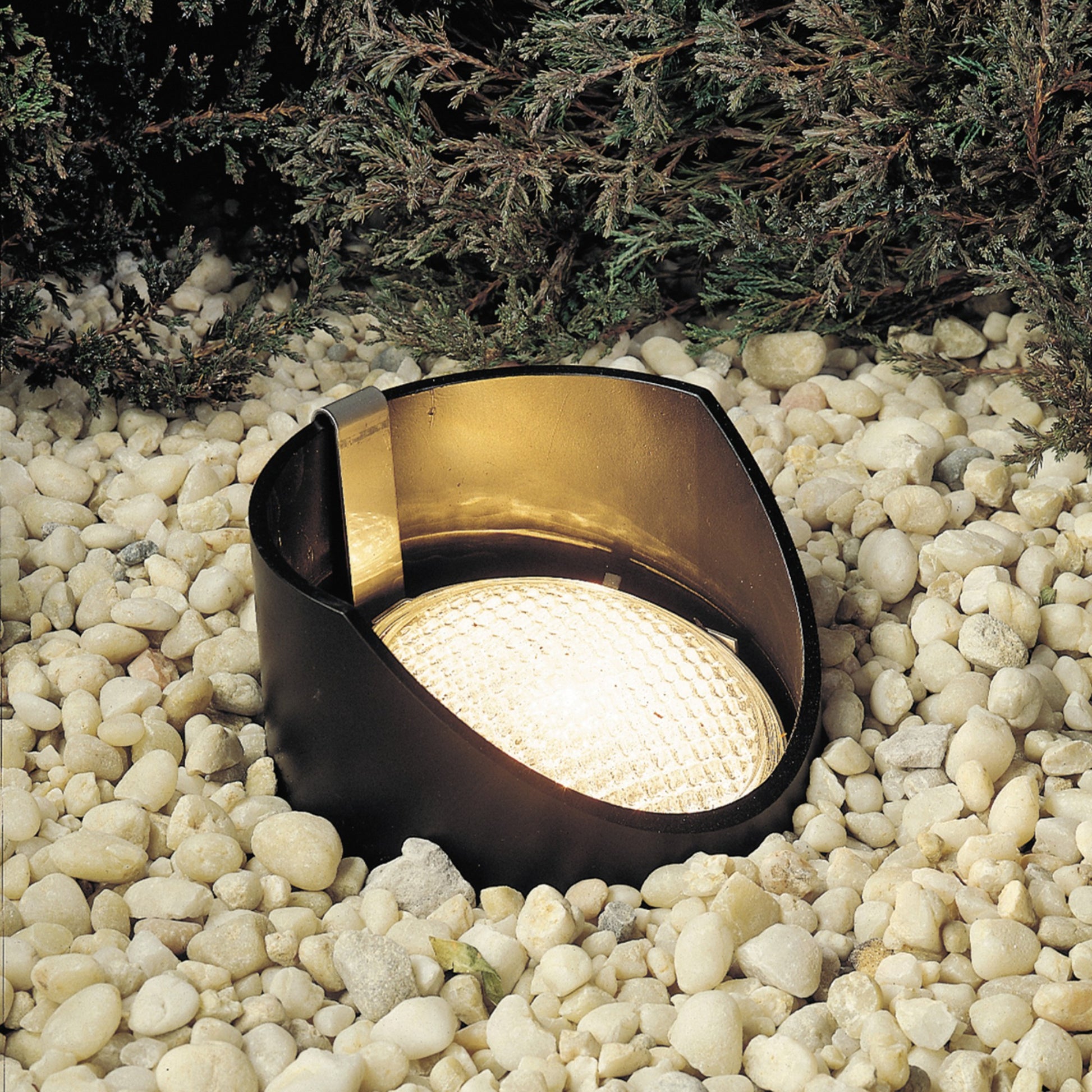 In-Ground 1-Light 12V, Black (Not Painted) - Bees Lighting