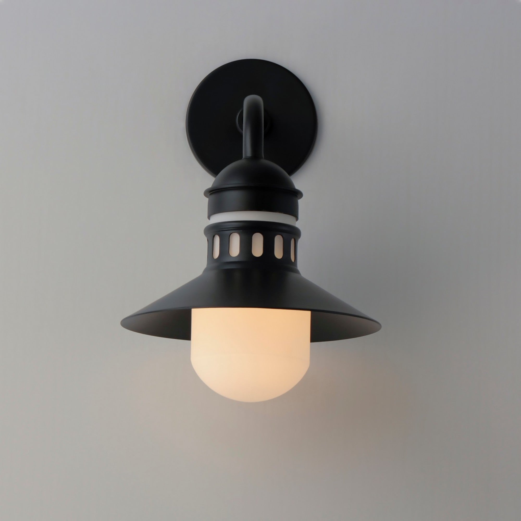Admiralty 15" Outdoor Wall Sconce, Black Finish - Bees Lighting