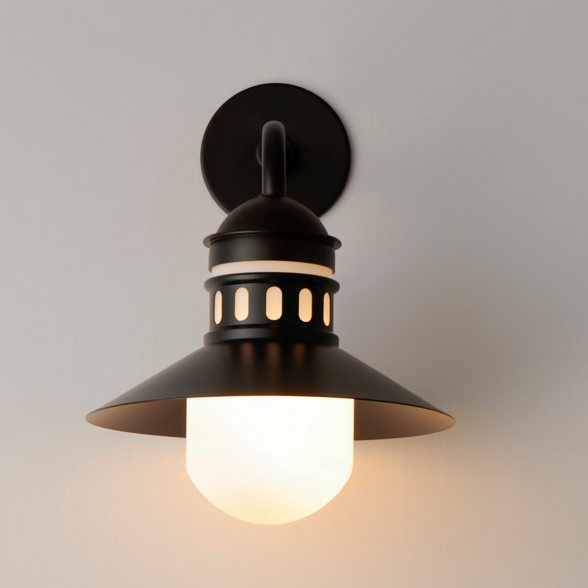Admiralty 17" Outdoor Wall Sconce, Black Finish - Bees Lighting