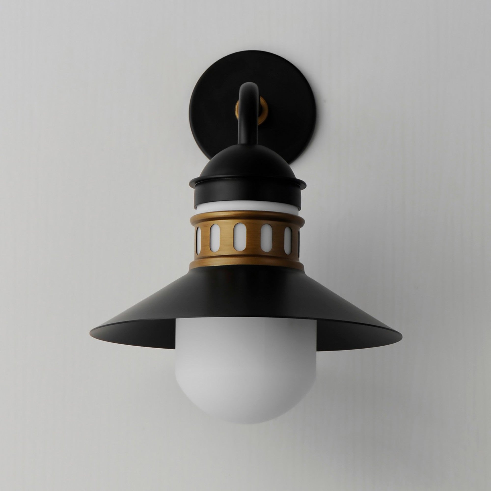 Admiralty 17" Outdoor Wall Sconce, Black & Antique Brass Finish - Bees Lighting
