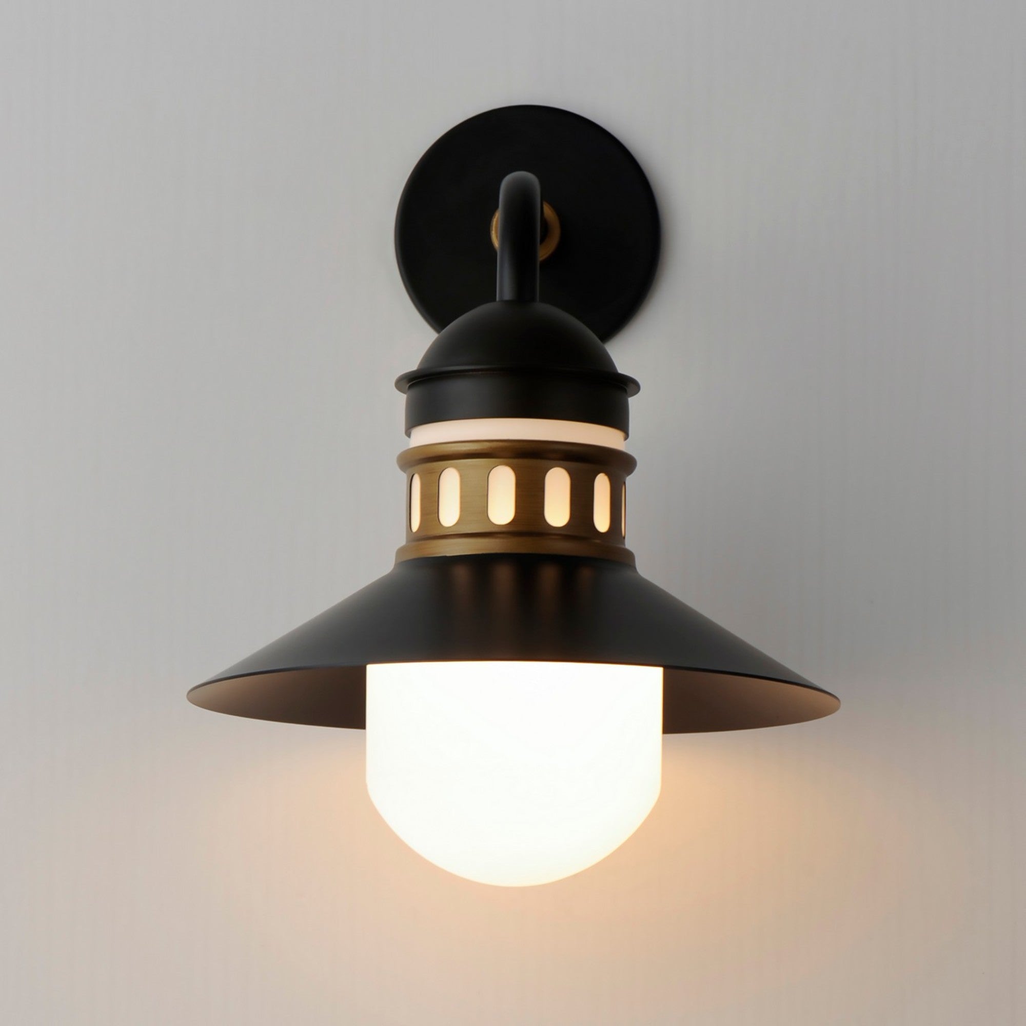 Admiralty 17" Outdoor Wall Sconce, Black & Antique Brass Finish - Bees Lighting