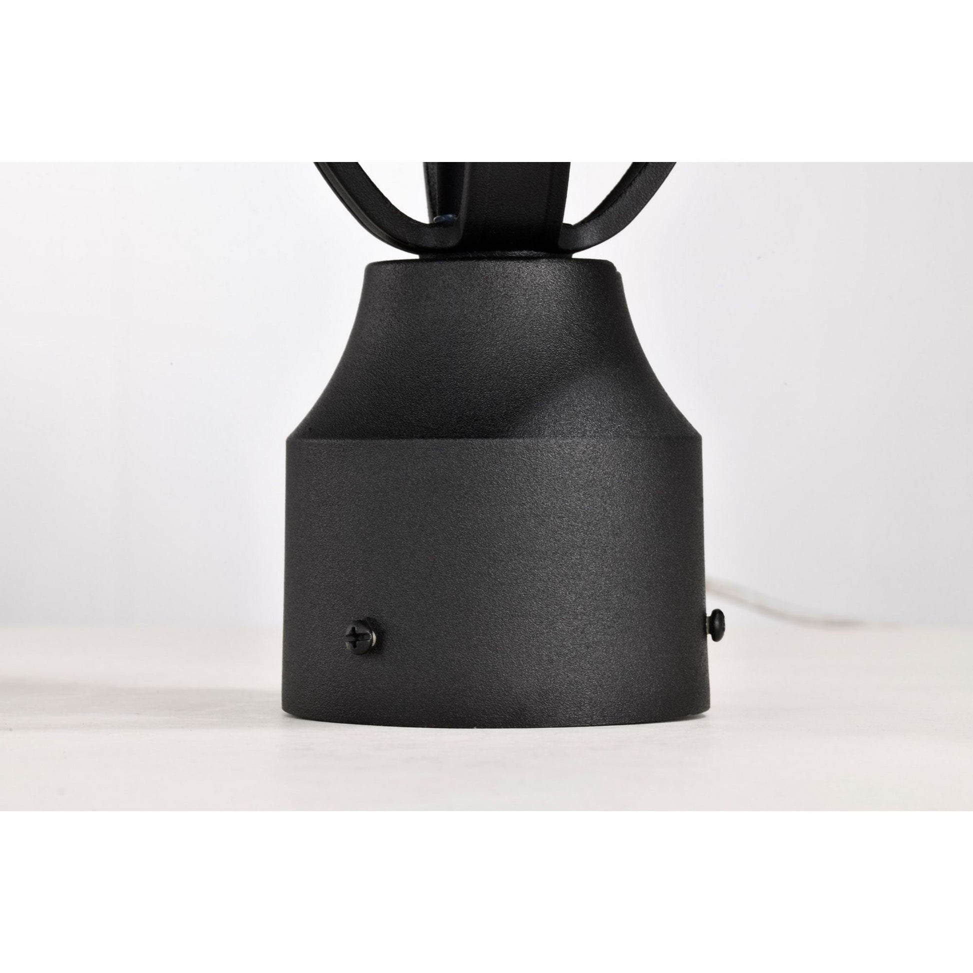 East River 20" Lamp Post, Matte Black Finish - Bees Lighting