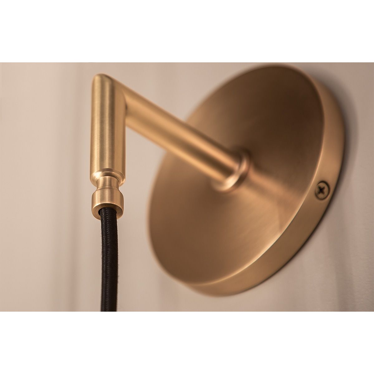 Alva 11 in. Armed Sconce Brass finish - Bees Lighting