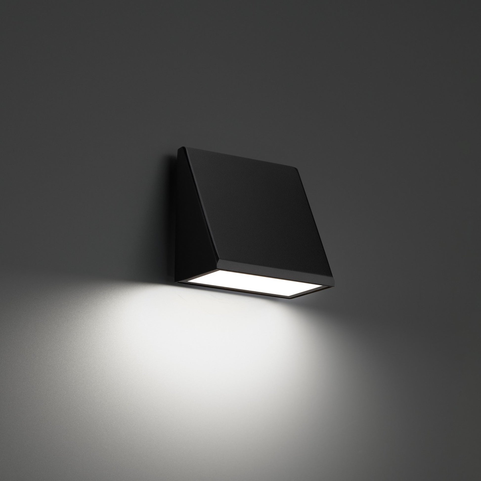 Flue 6" LED Outdoor Wall Sconce, Black Finish - Bees Lighting