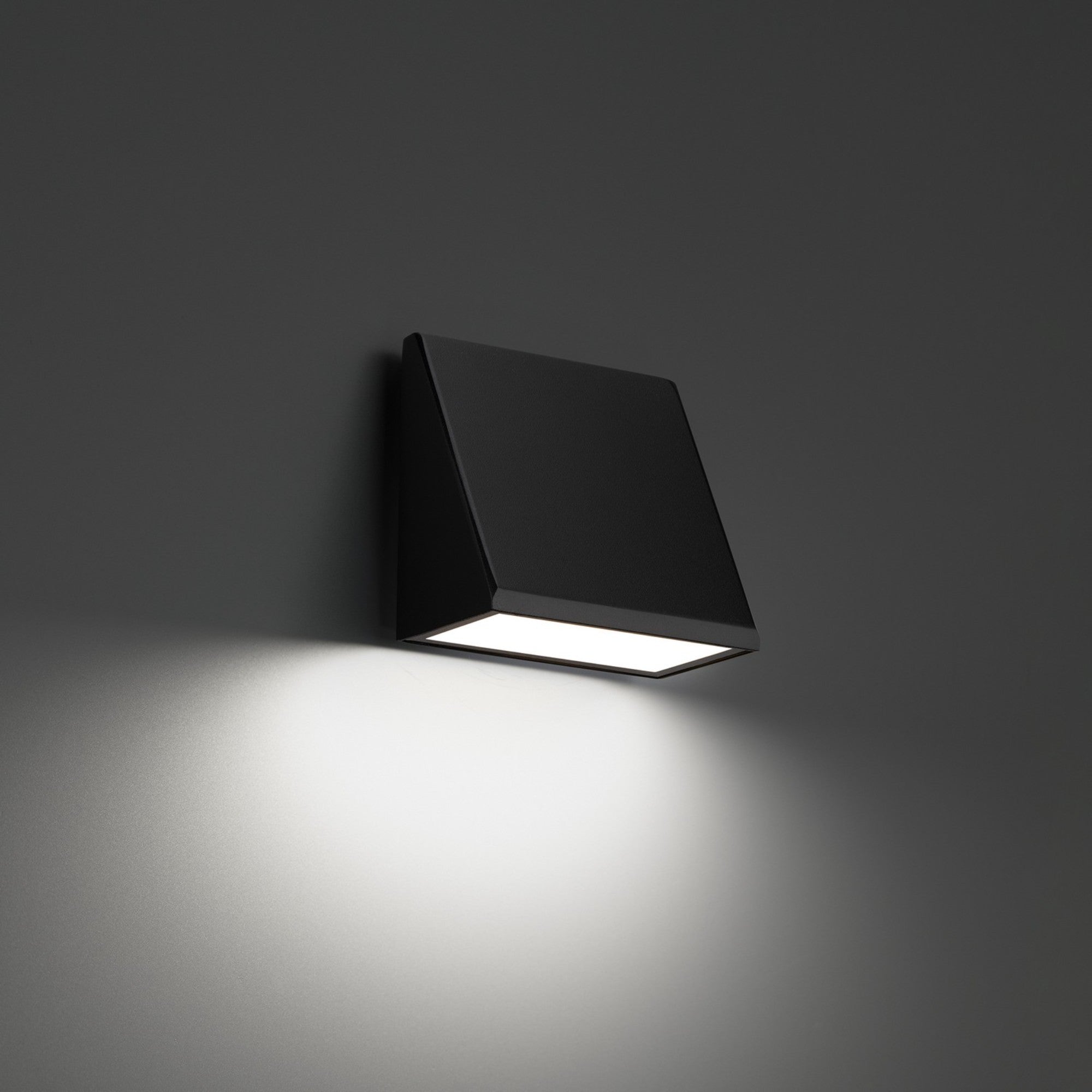Flue 6" LED Outdoor Wall Sconce, Black Finish - Bees Lighting
