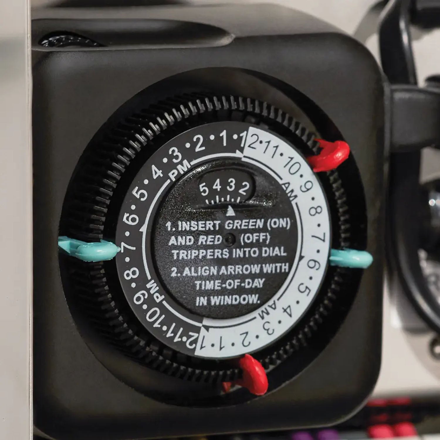 24 Hours Plug-In Mechanical Transformer Timer Black - Bees Lighting